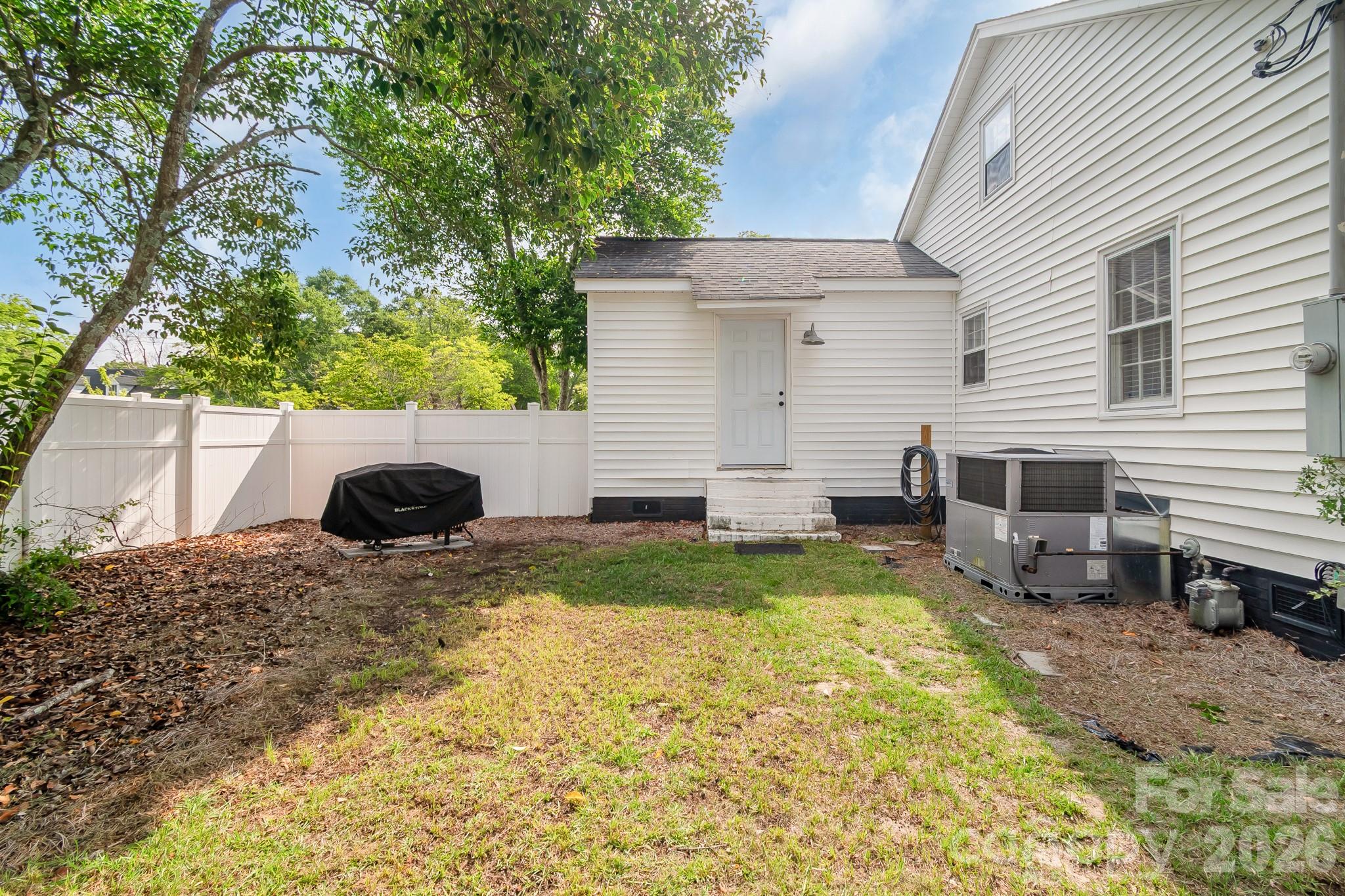 316 S Matson Street Property Photo 6