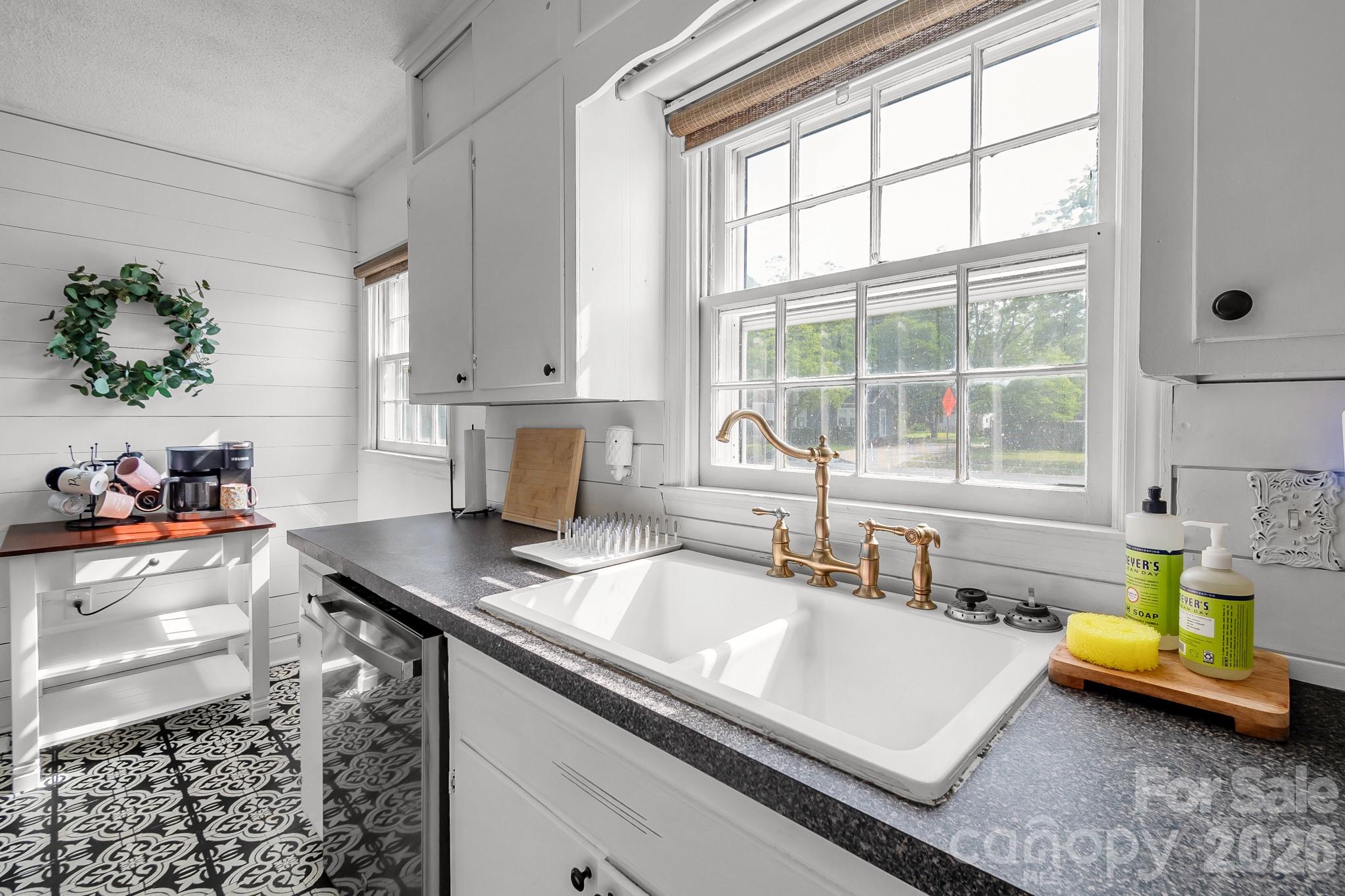 316 S Matson Street Property Photo 20