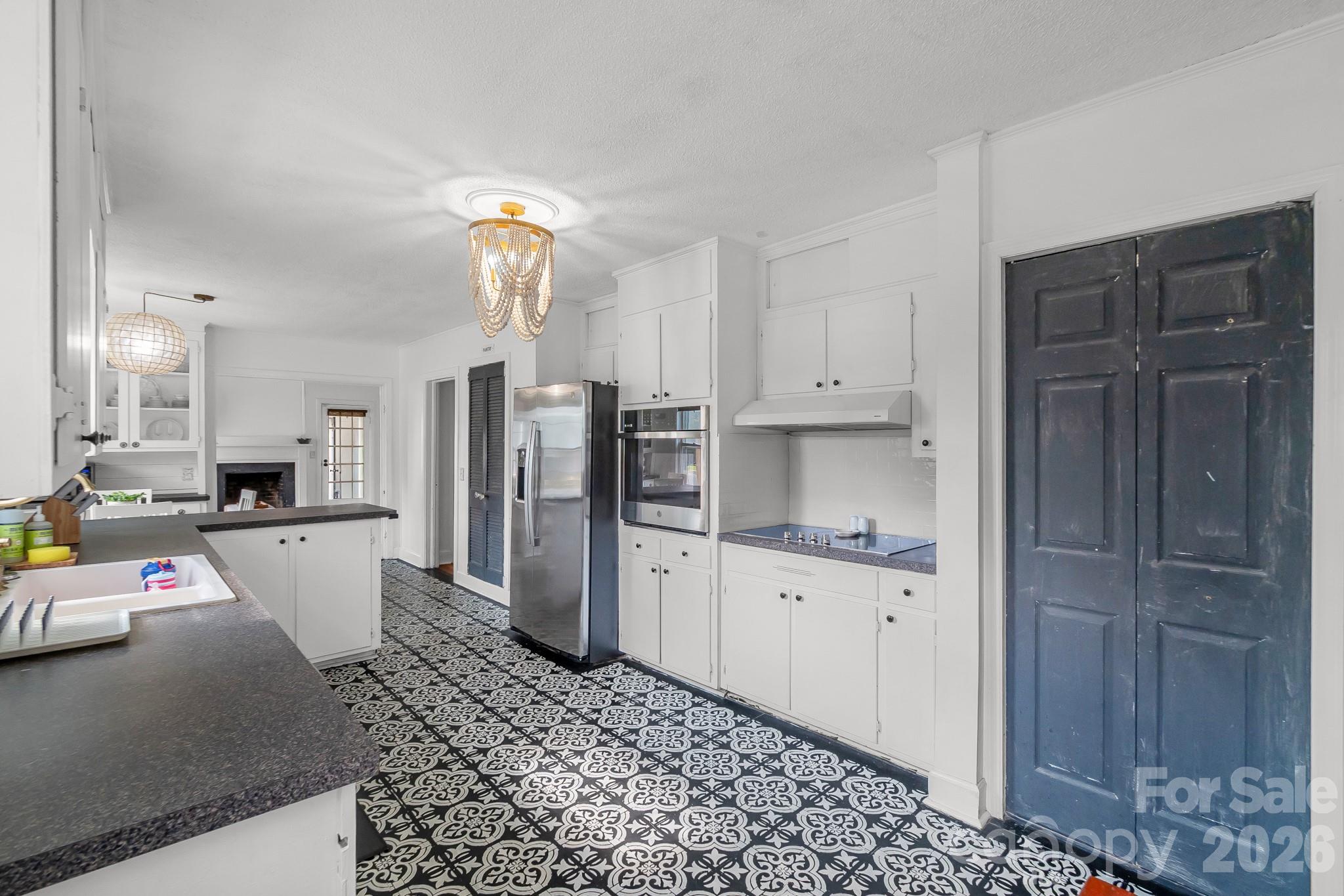 316 S Matson Street Property Photo 25