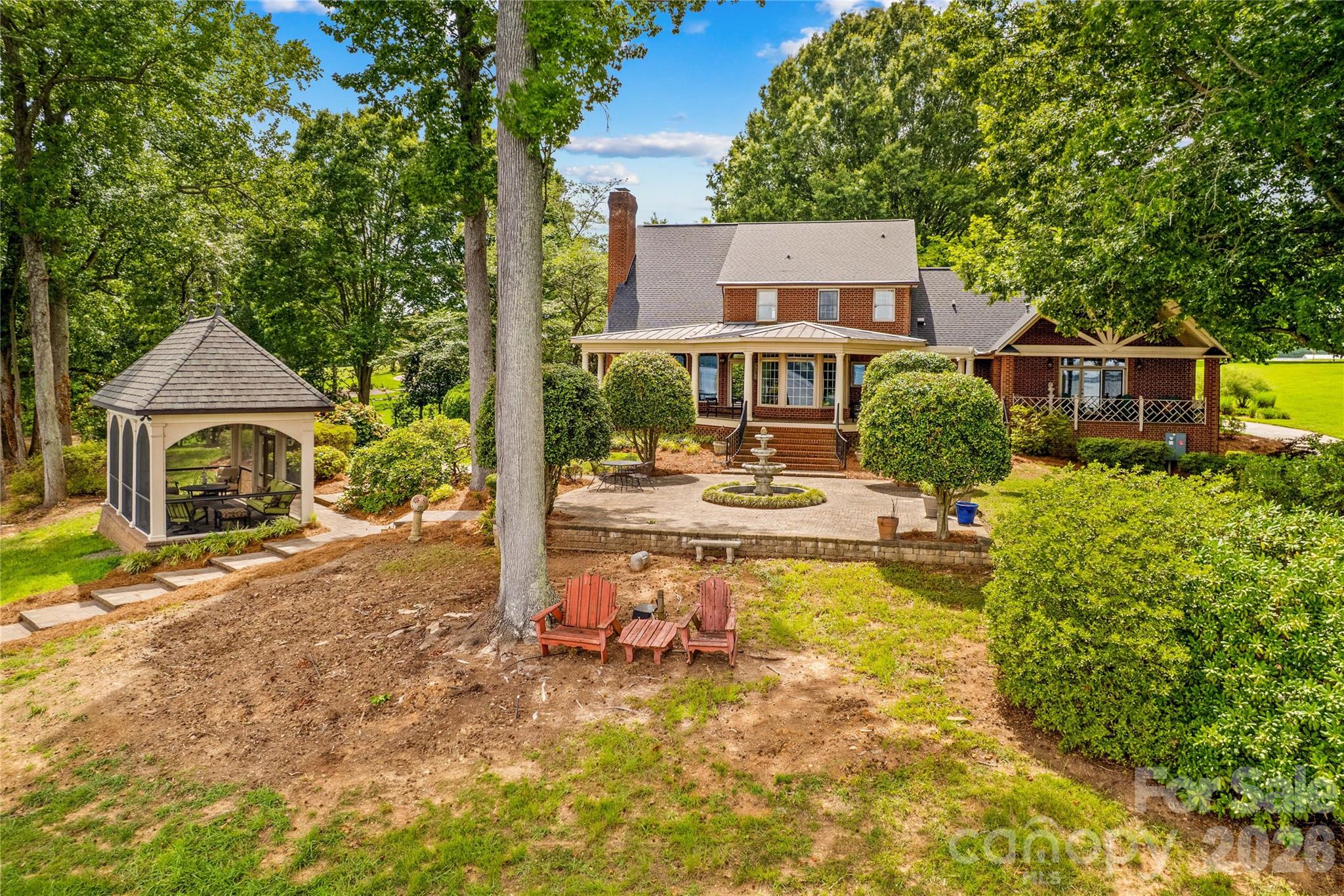 810 Fox Hollow Lane Property Photo 5