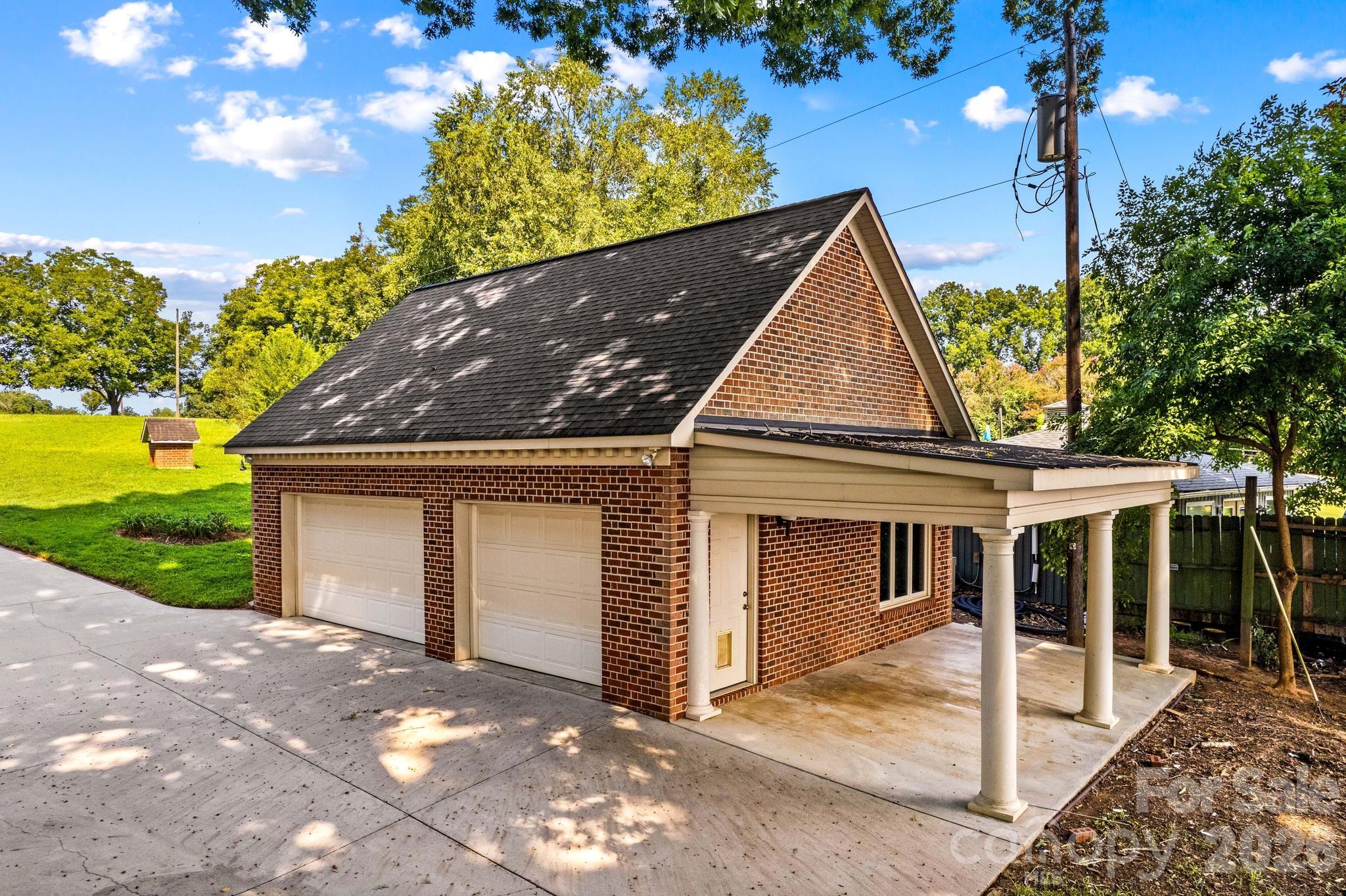 810 Fox Hollow Lane Property Photo 15
