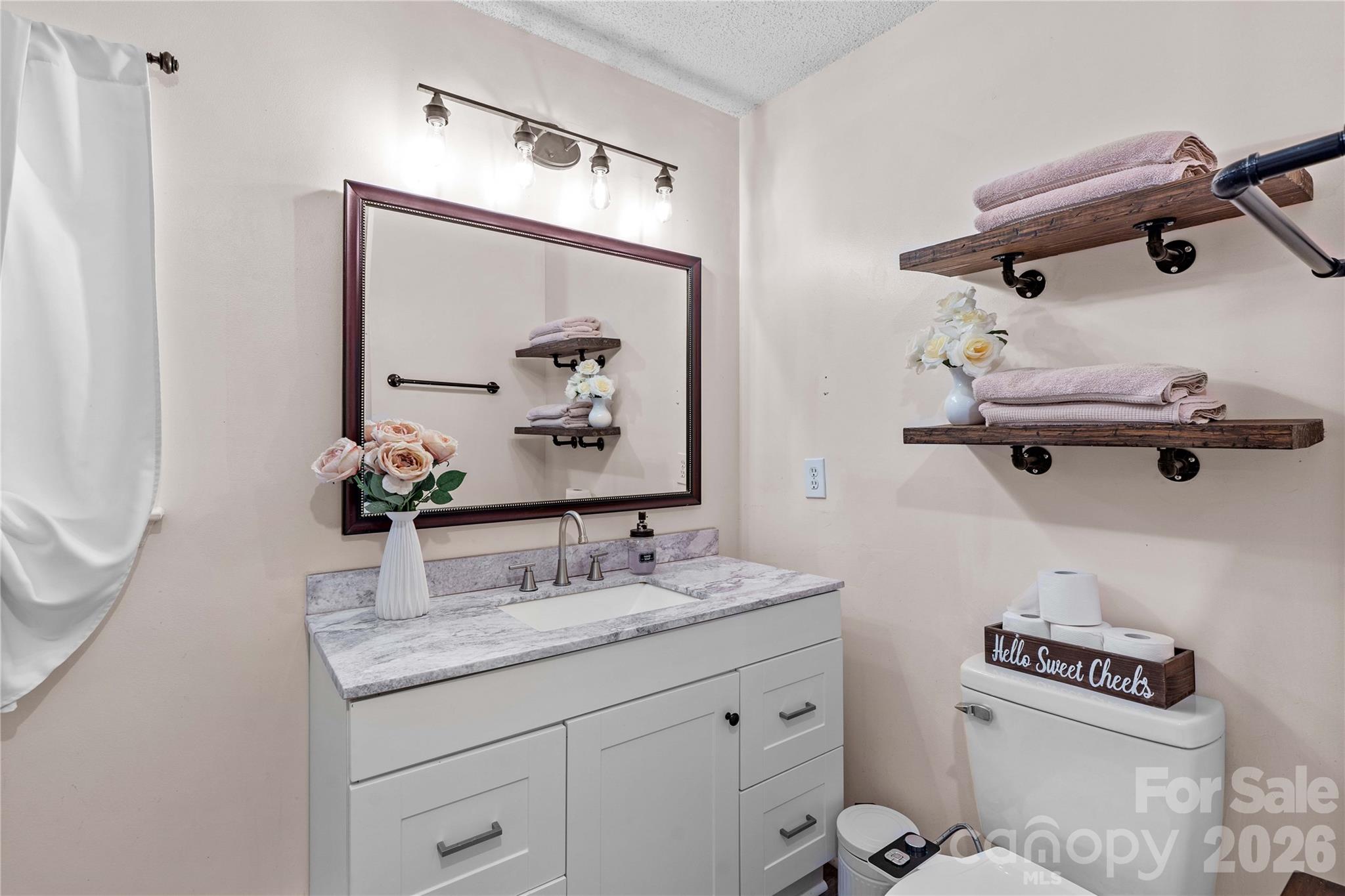 135 Chapel Court Property Photo 24