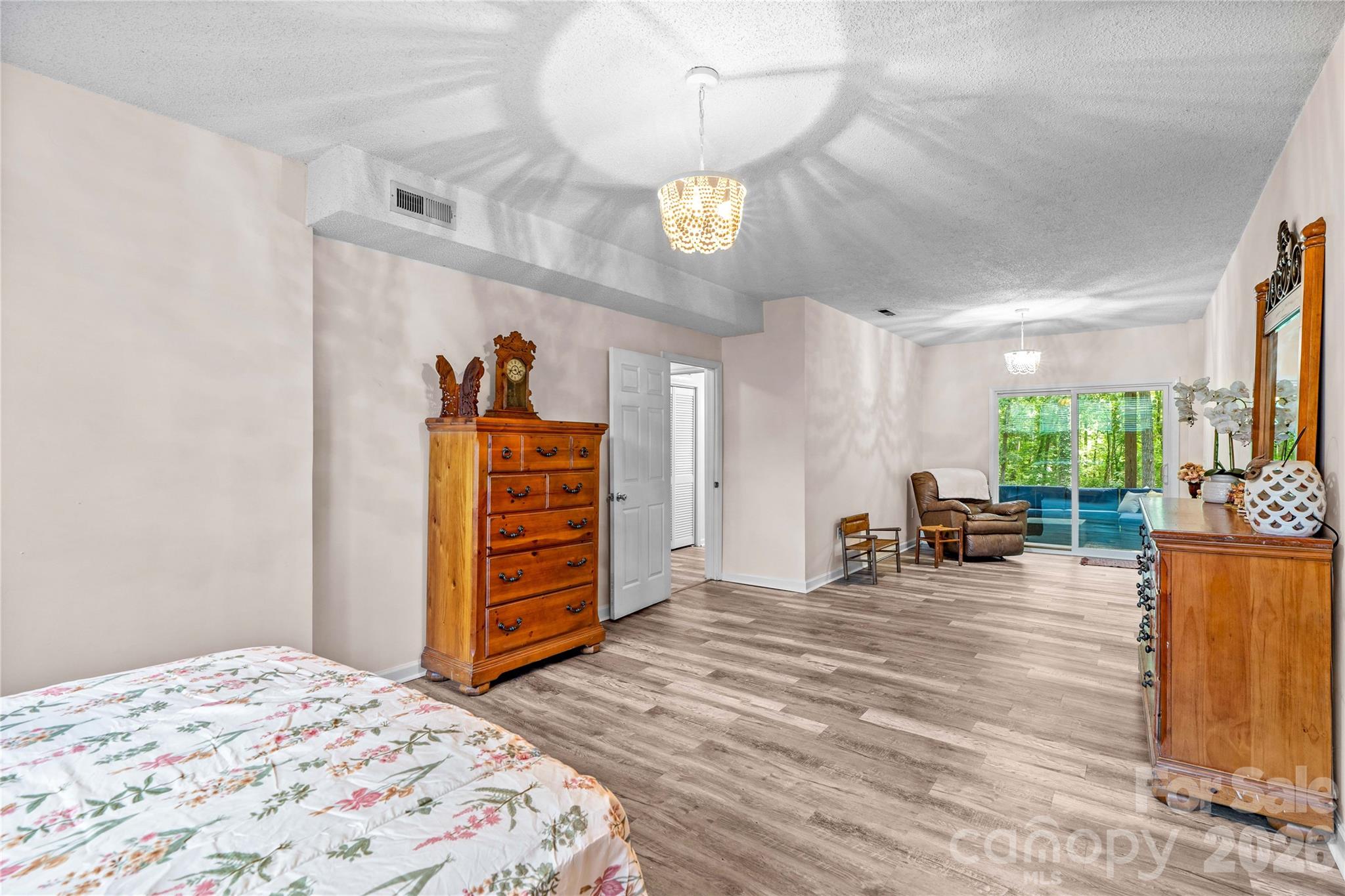 135 Chapel Court Property Photo 29