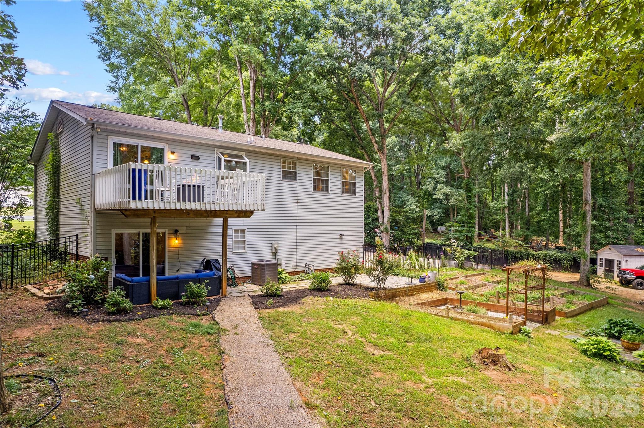 135 Chapel Court Property Photo 42