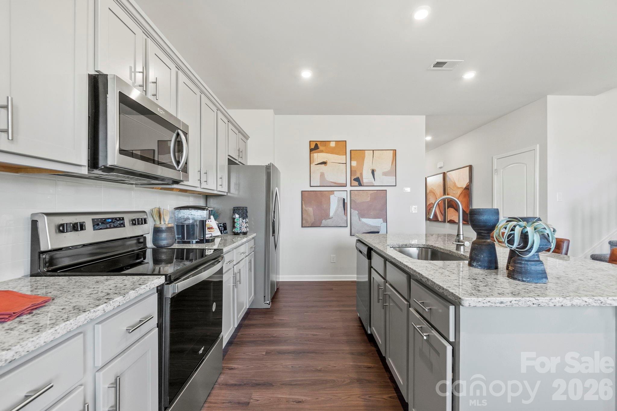 822 Olde England Drive Property Photo 10