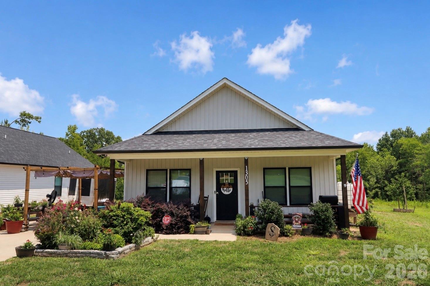 1305 Scout Road Property Photo 1