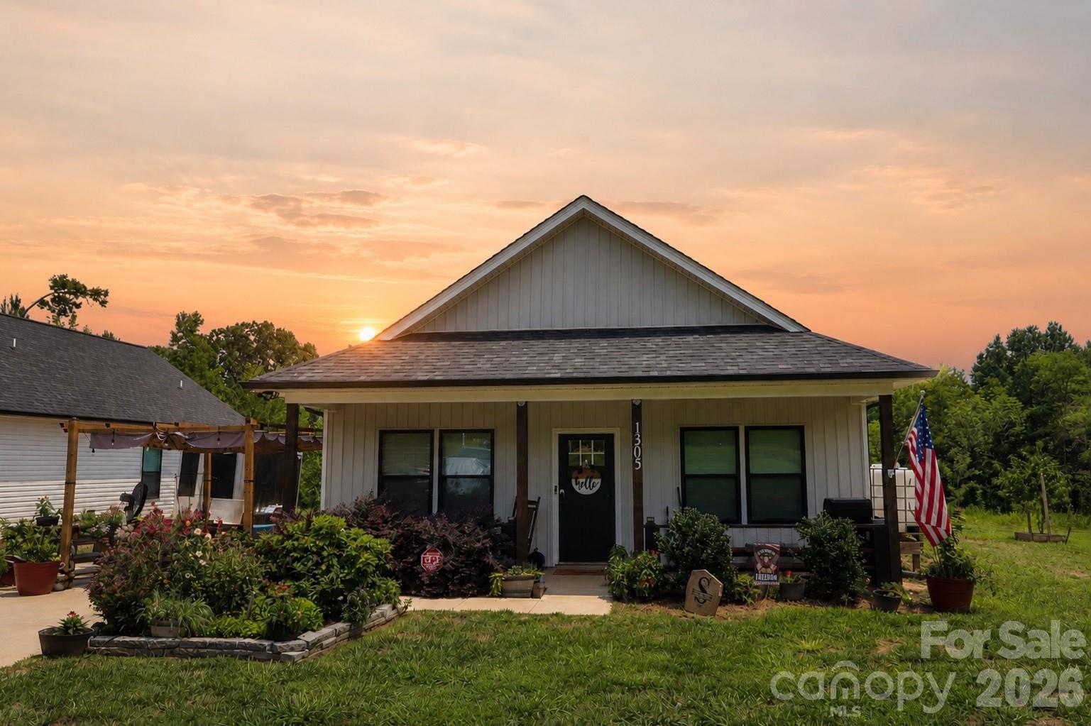 1305 Scout Road Property Photo 2