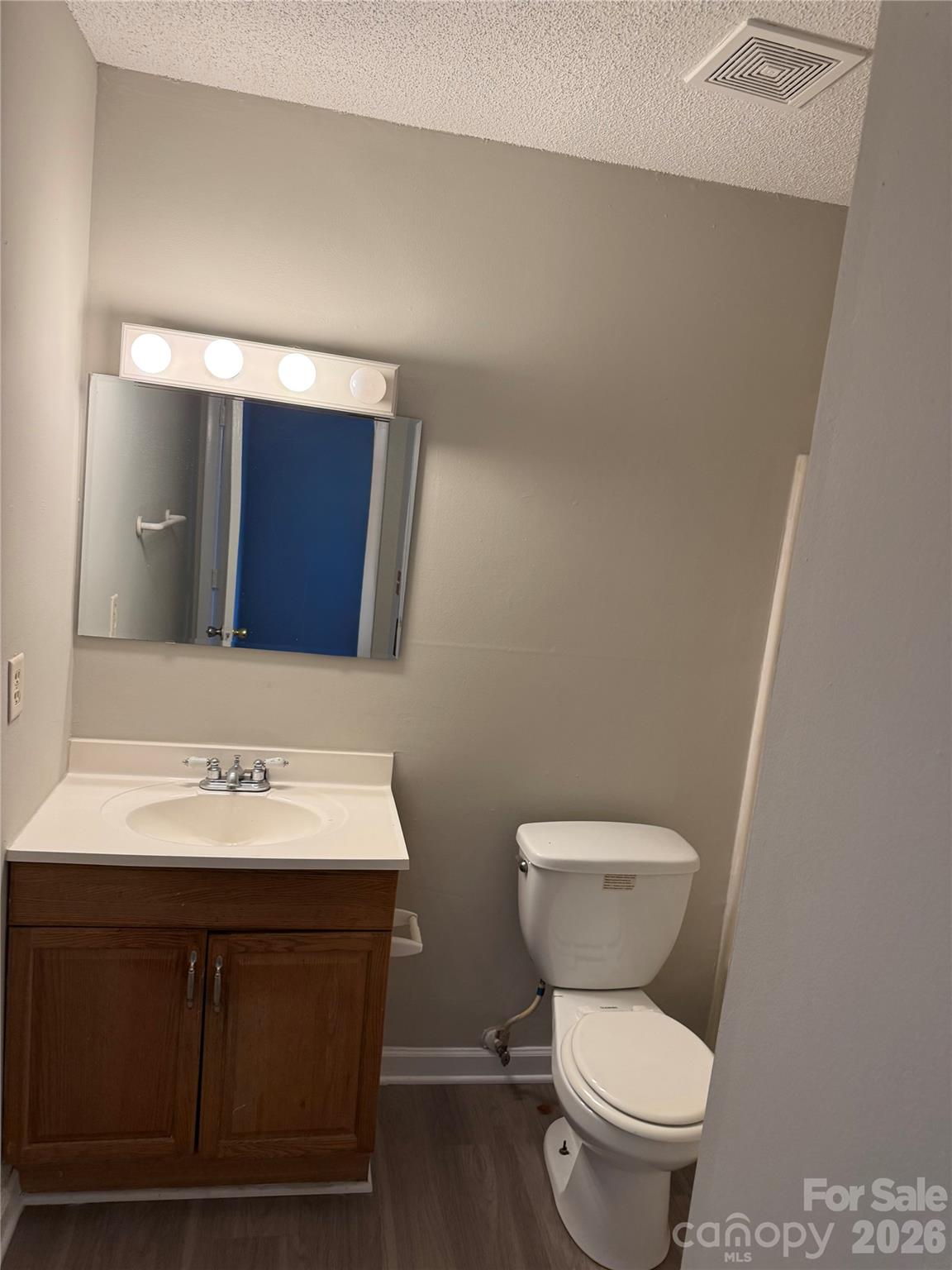 1626 Eagles Place I-101 Property Photo 3