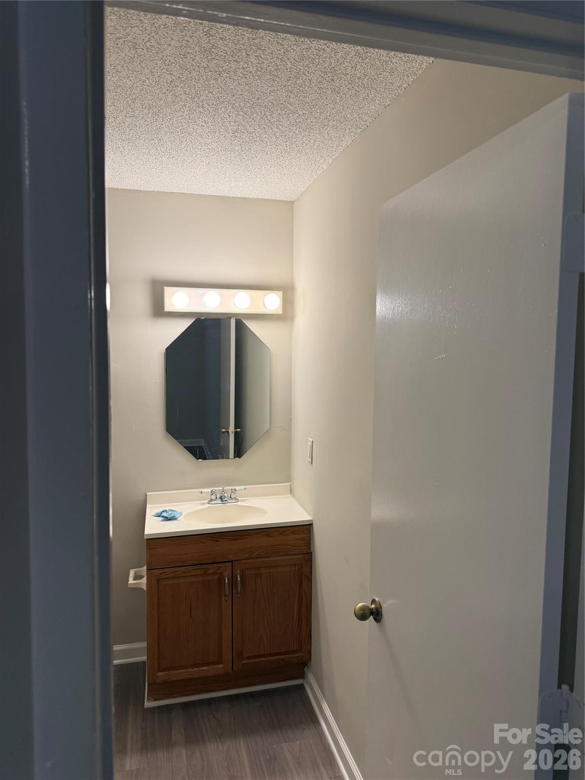 1626 Eagles Place I-101 Property Photo 4