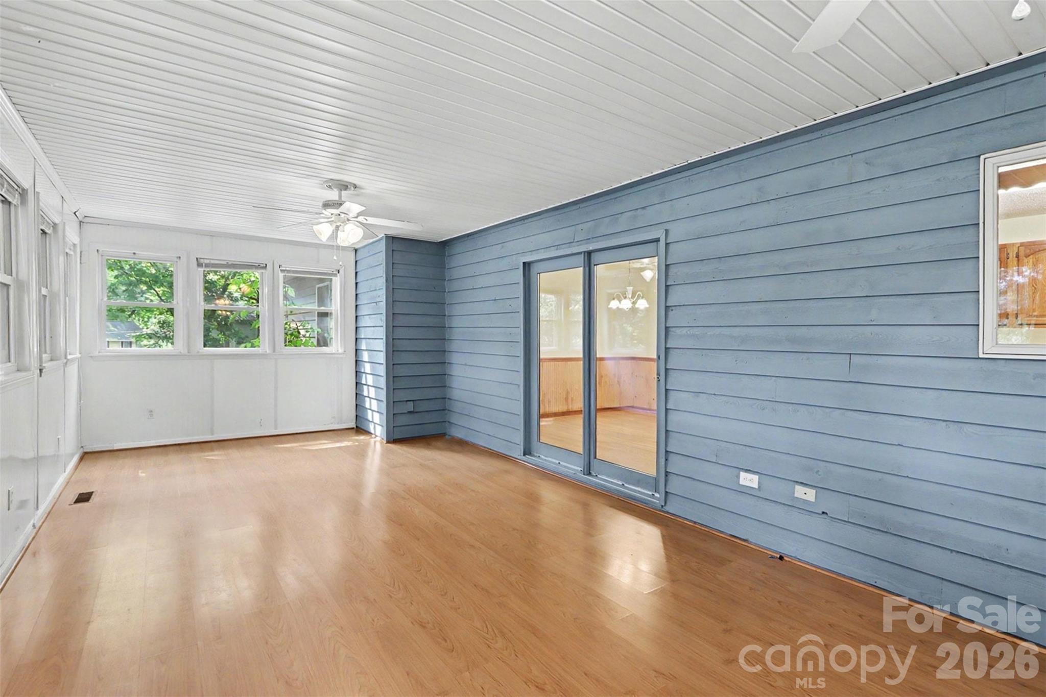 124 E Catawba Avenue Property Photo 19