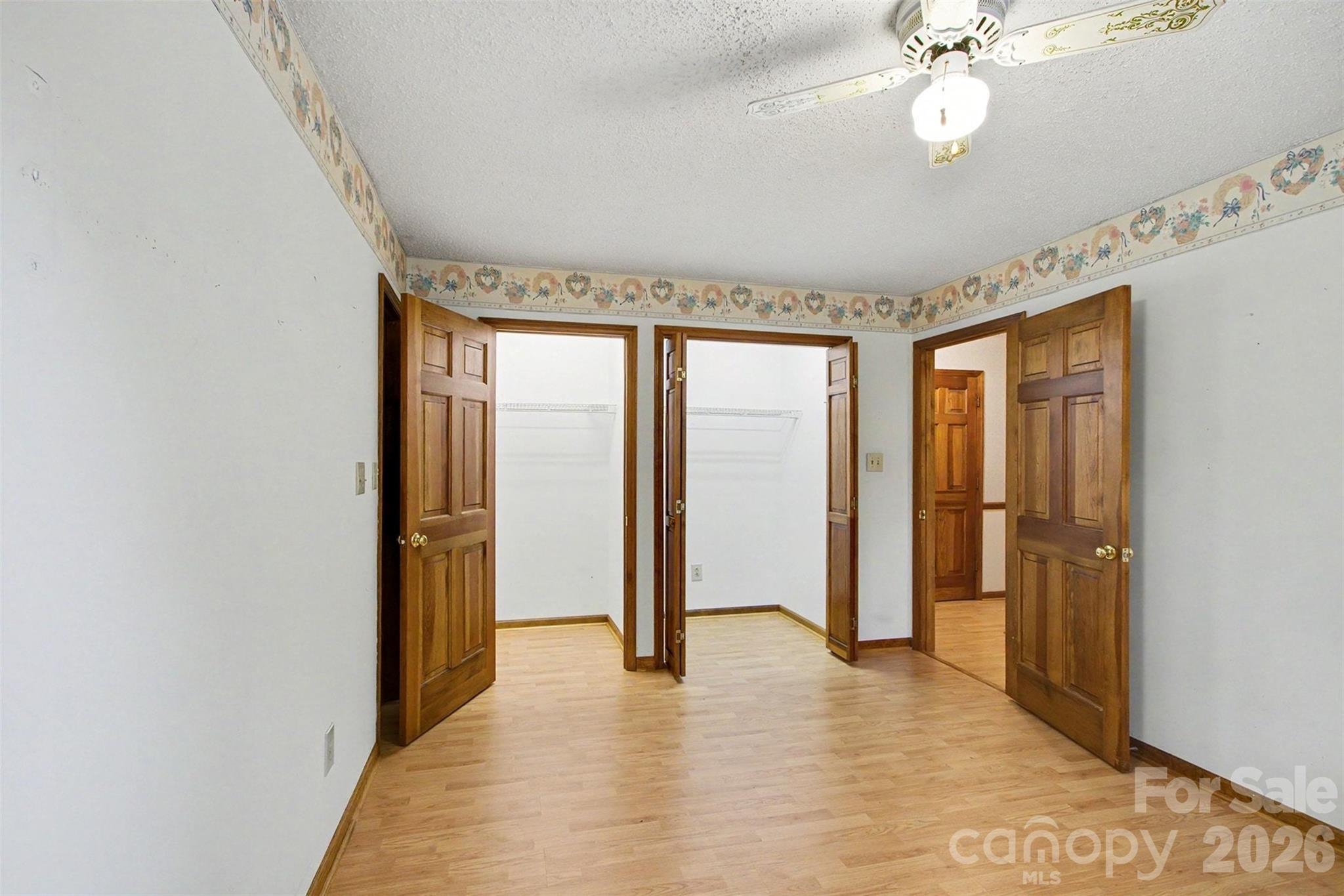 124 E Catawba Avenue Property Photo 22