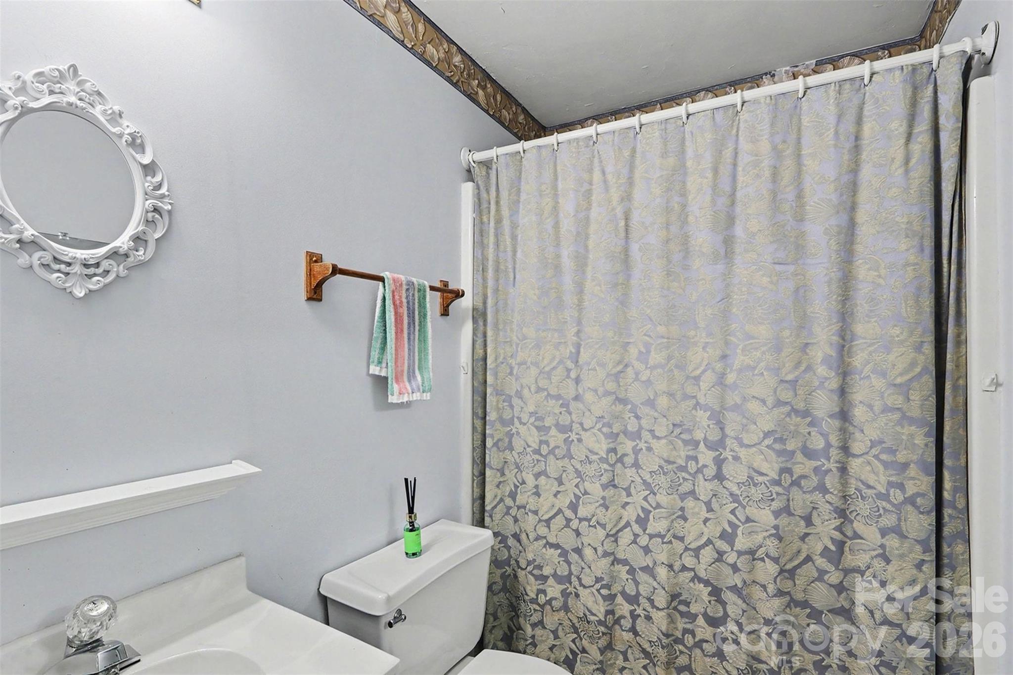 124 E Catawba Avenue Property Photo 25
