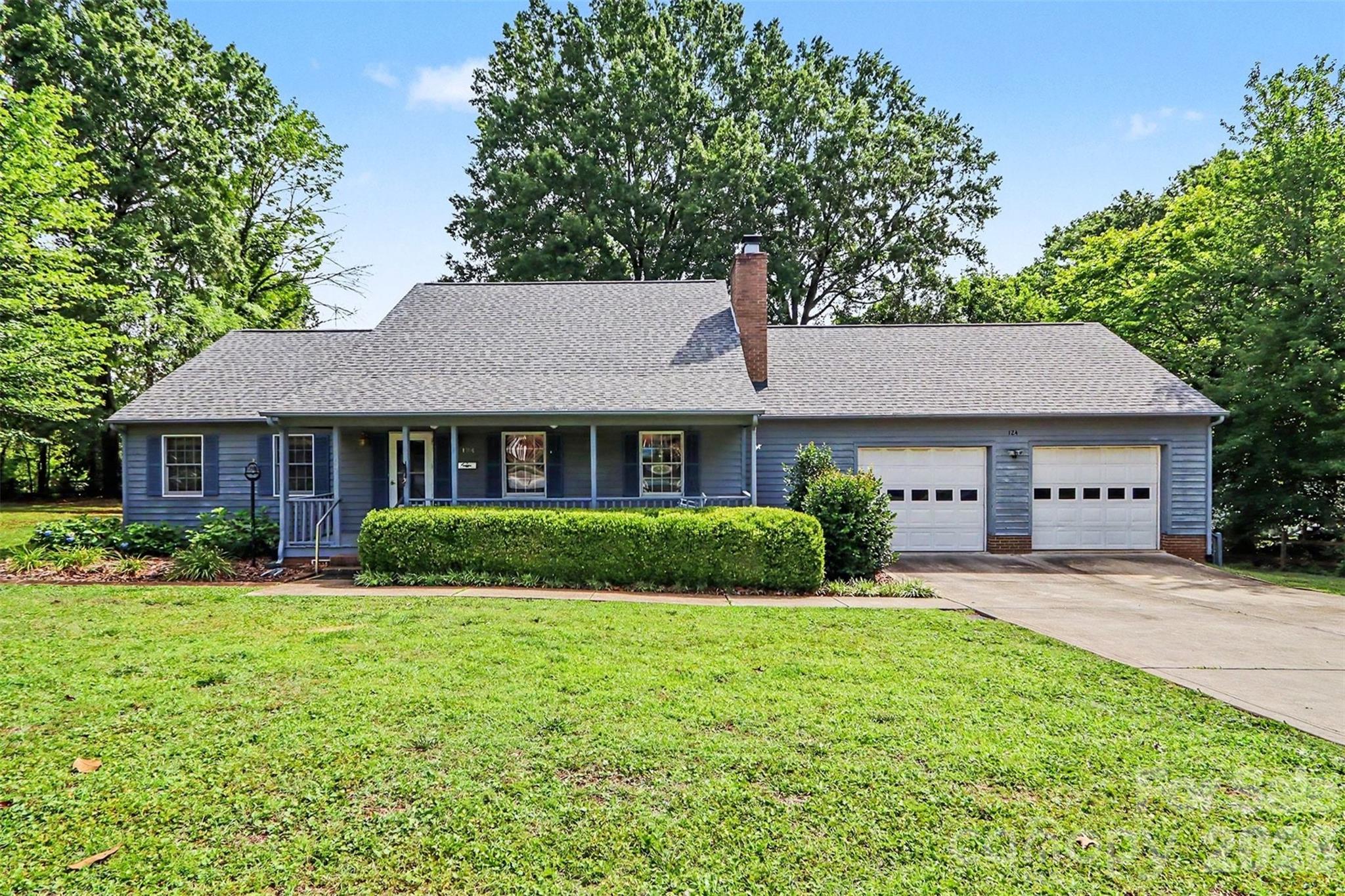 124 E Catawba Avenue Property Photo 28