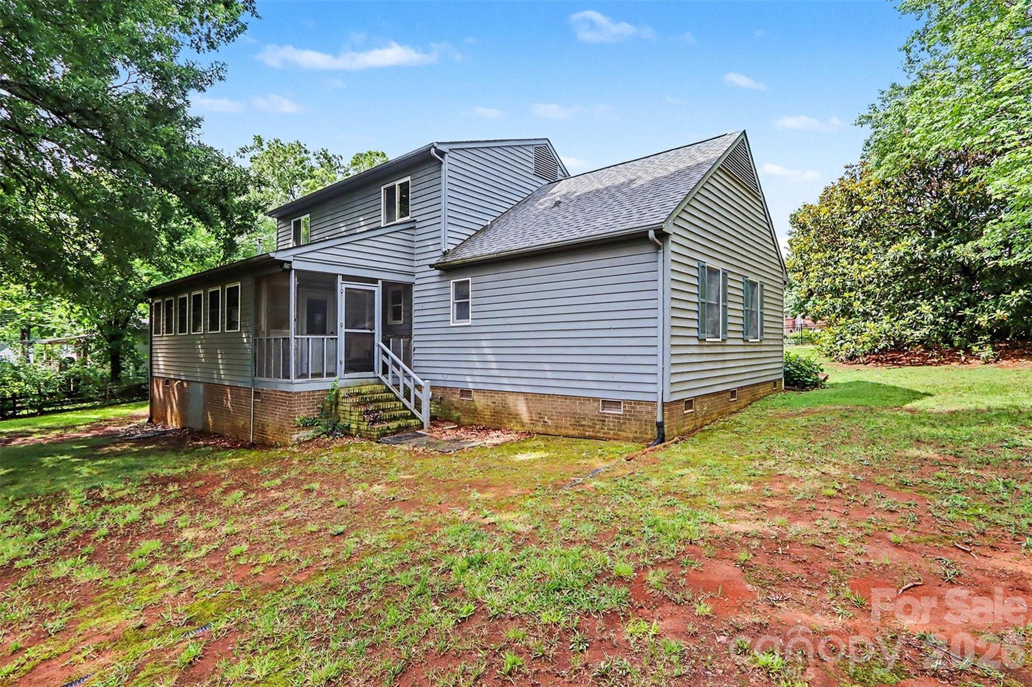124 E Catawba Avenue Property Photo 29