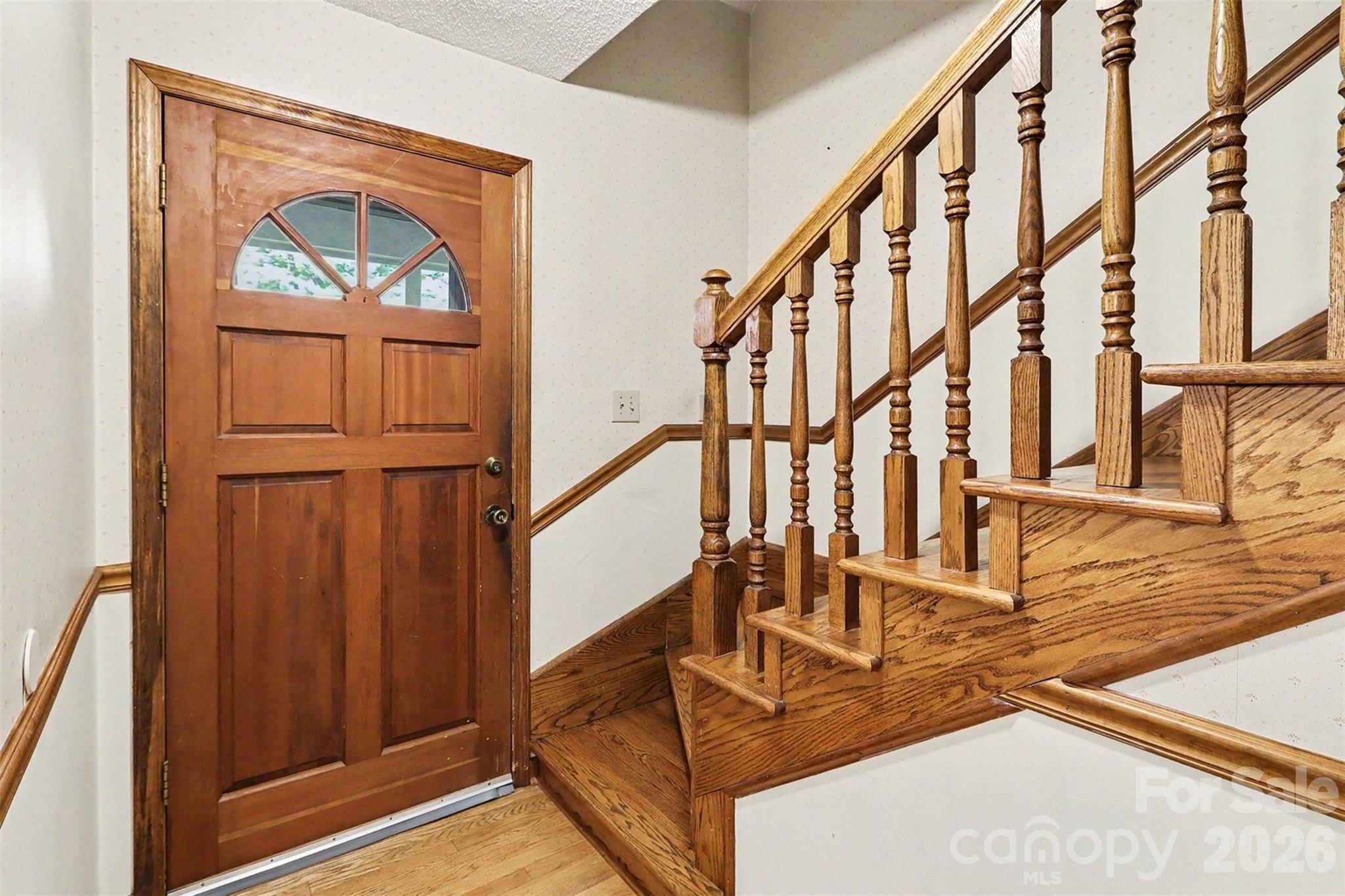 124 E Catawba Avenue Property Photo 31