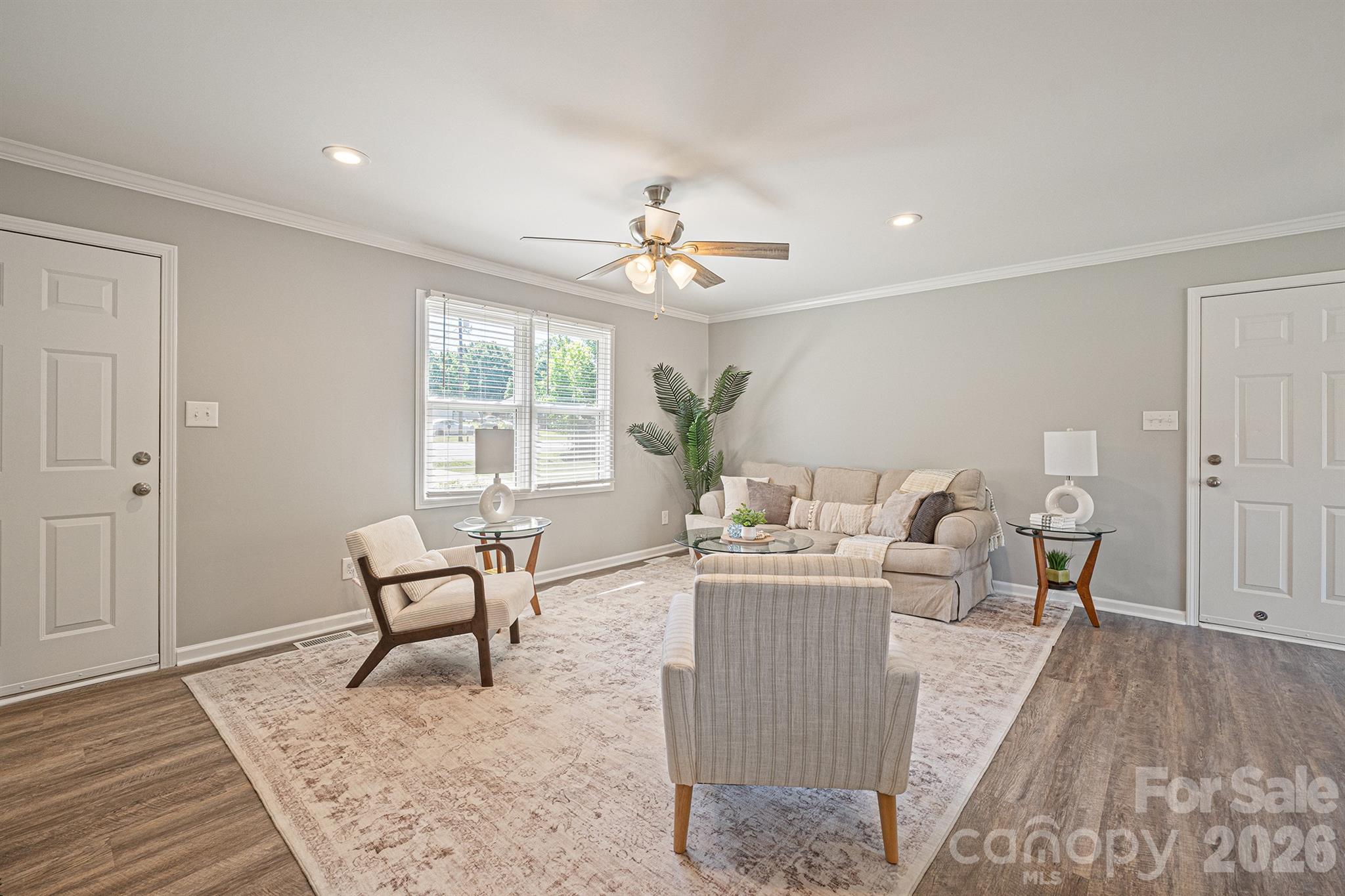 111 Lois Court Property Photo 2