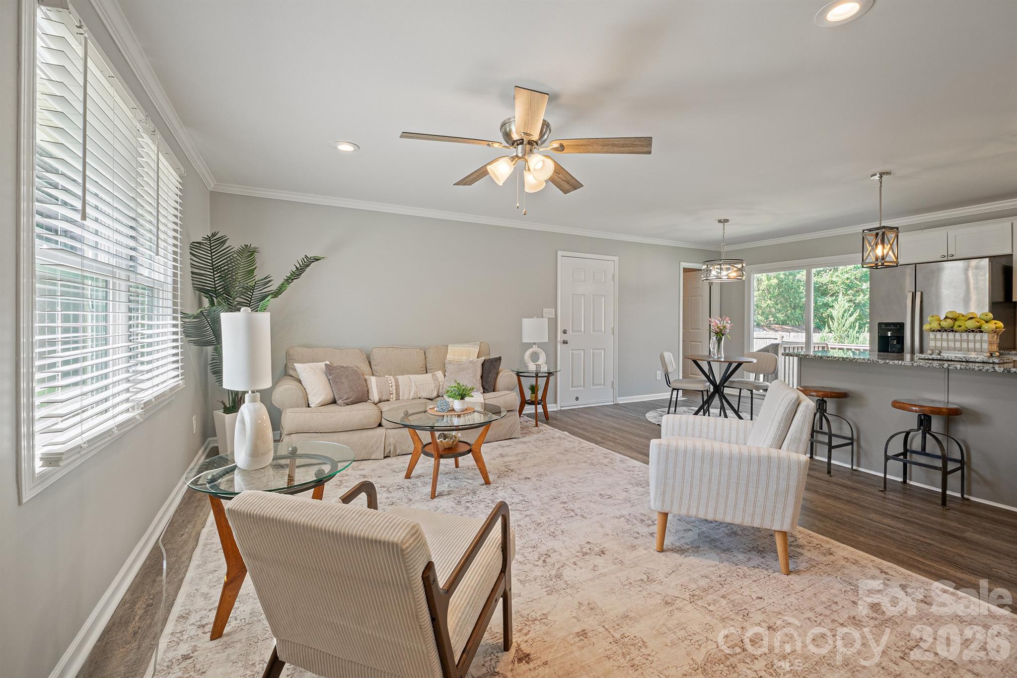 111 Lois Court Property Photo 4