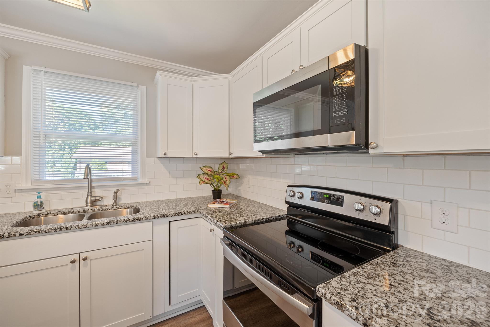 111 Lois Court Property Photo 13