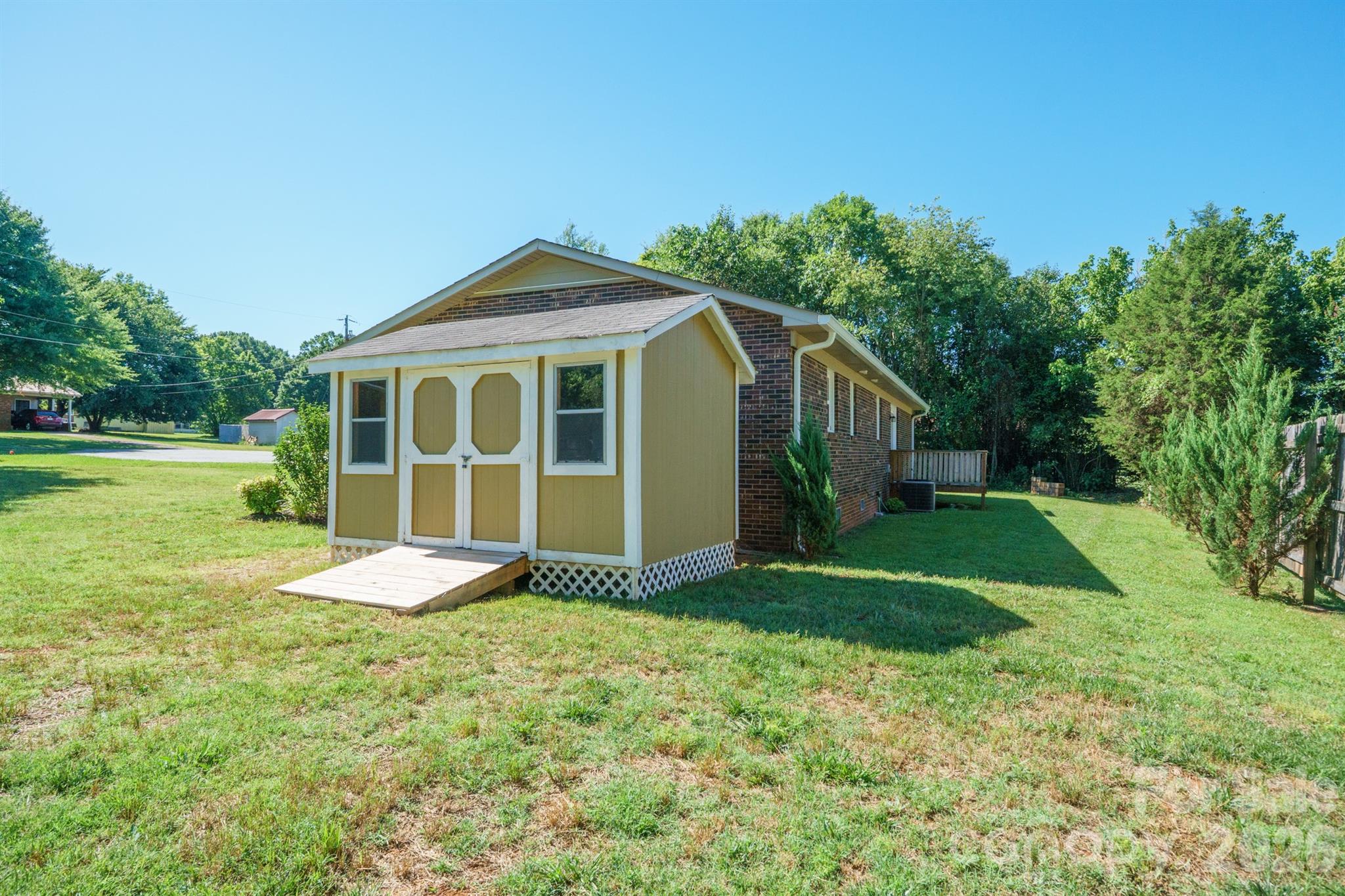 111 Lois Court Property Photo 33