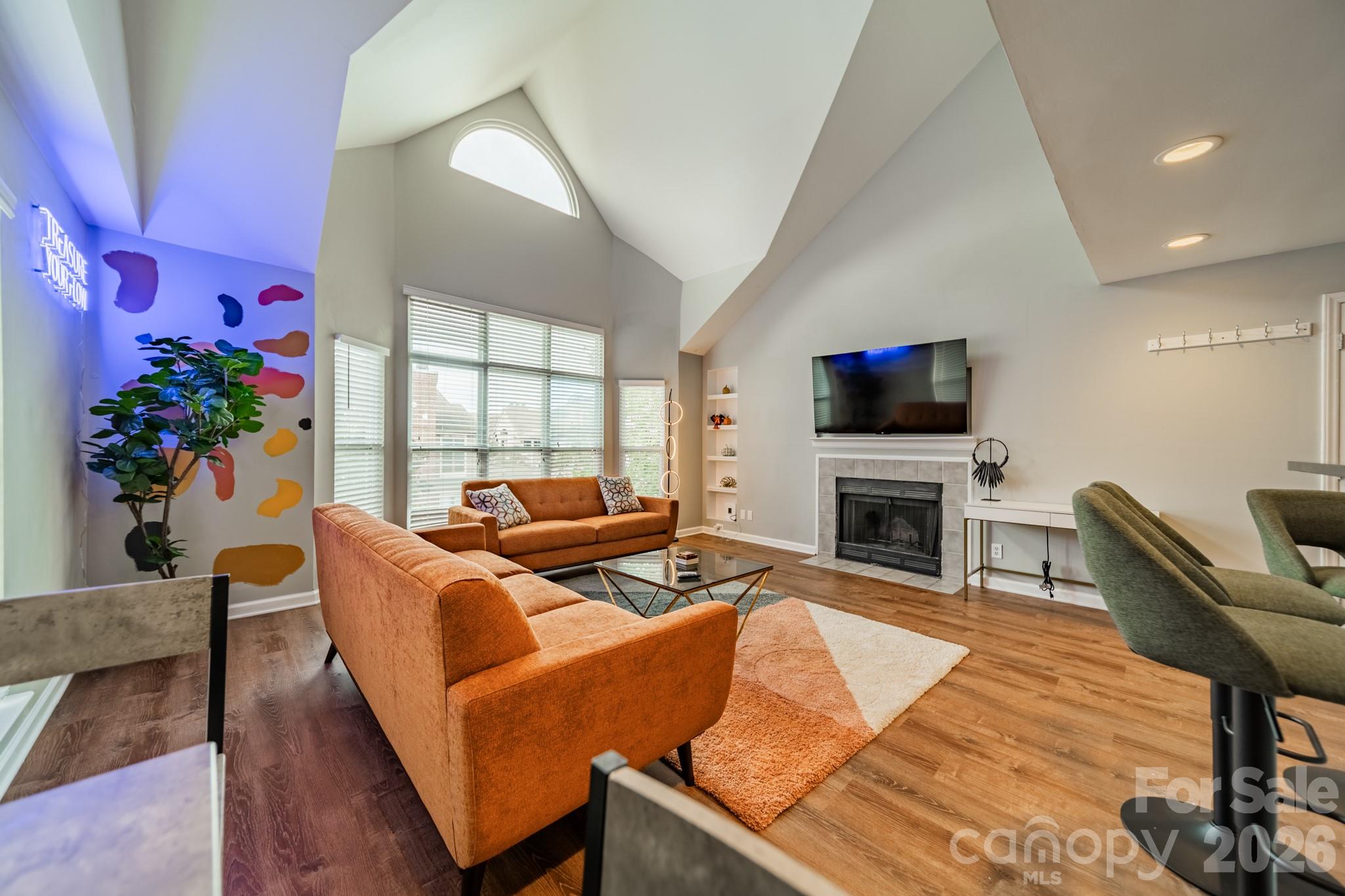 513 N Graham Street 3h Property Photo 6