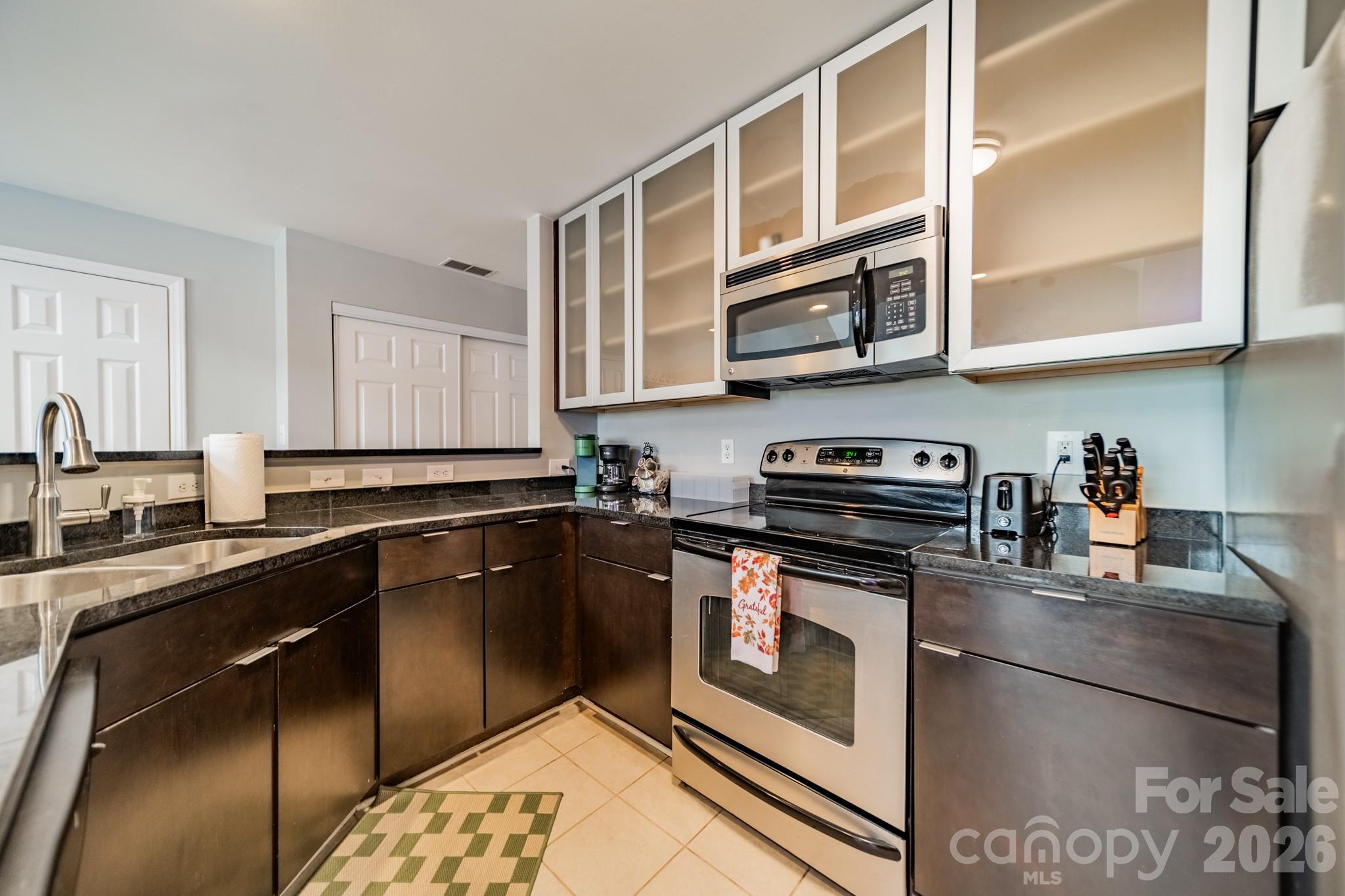 513 N Graham Street 3h Property Photo 15