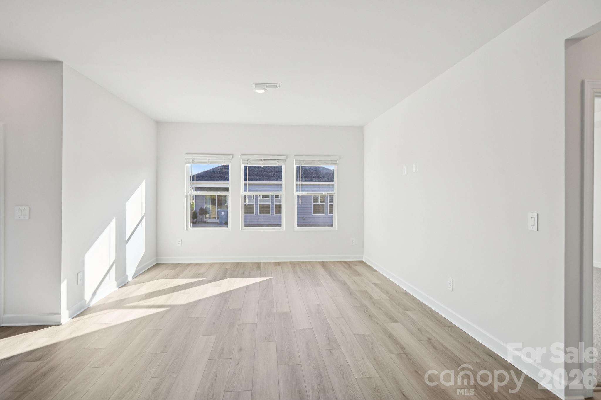 533 Darya Drive Property Photo 5