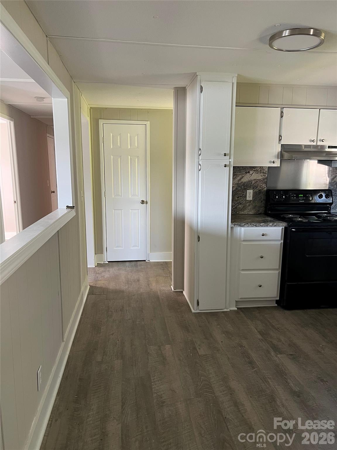 6950 Ingleside Drive Property Photo 6