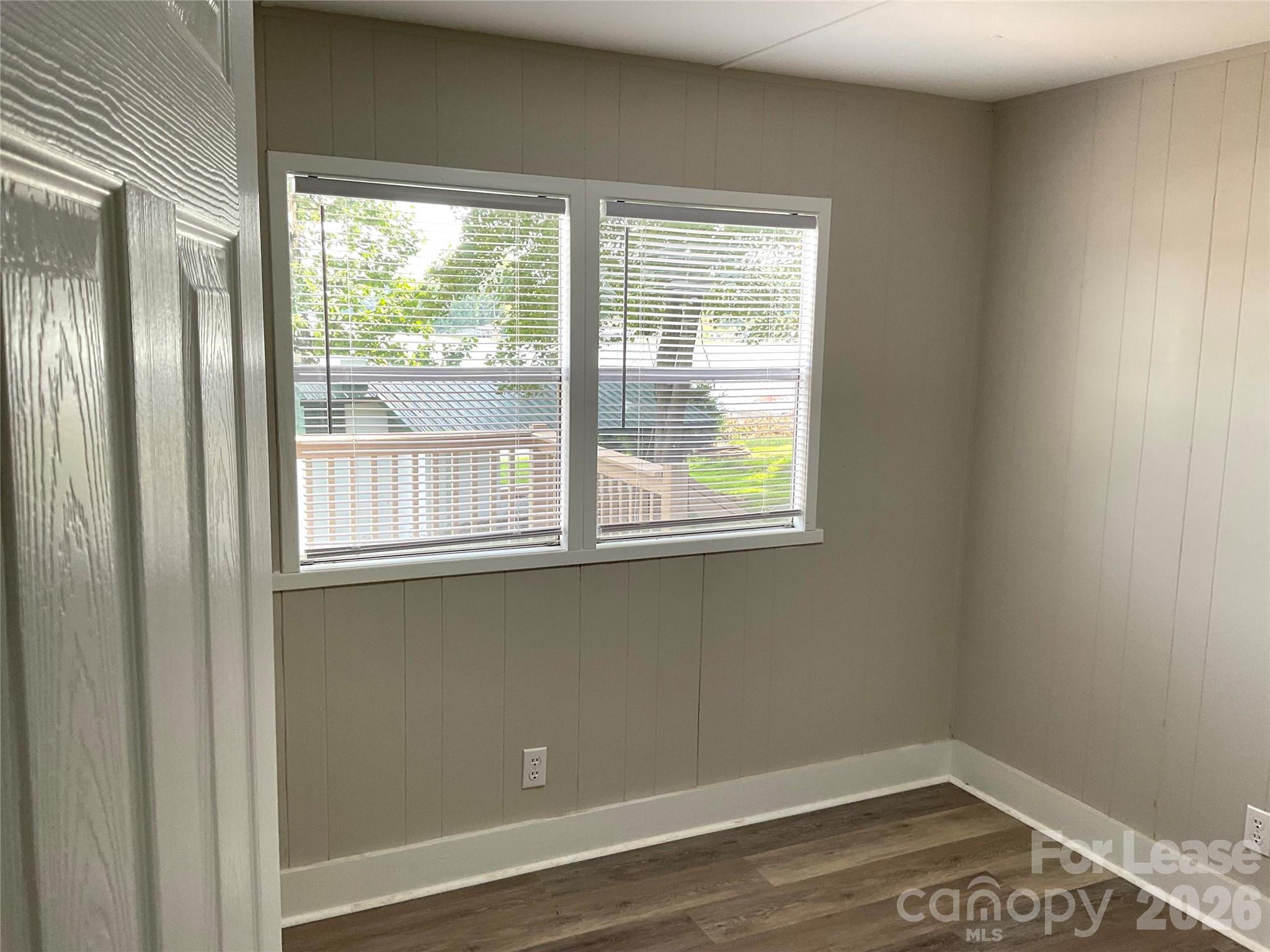 6950 Ingleside Drive Property Photo 8