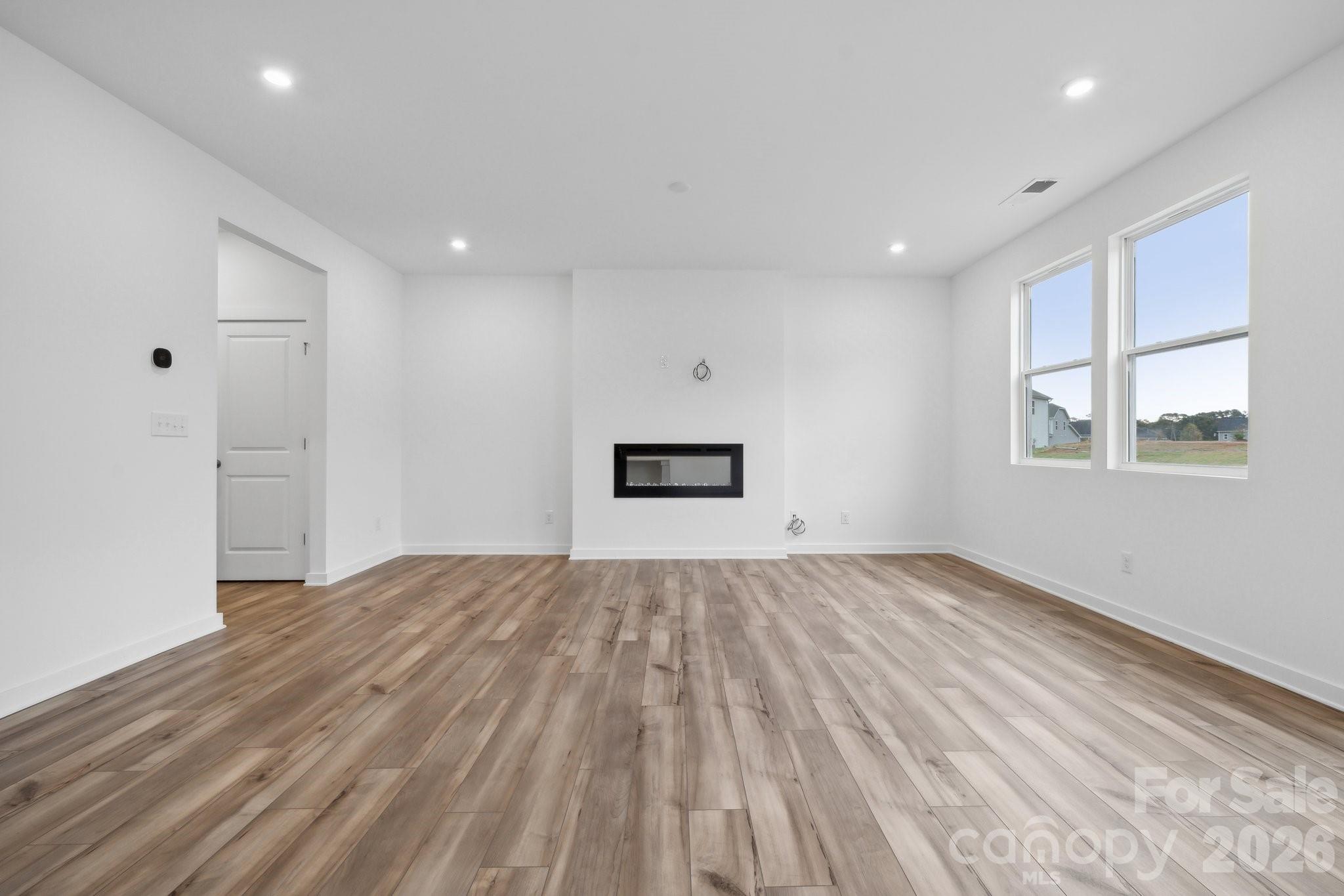 818 Olde England Drive Property Photo 6