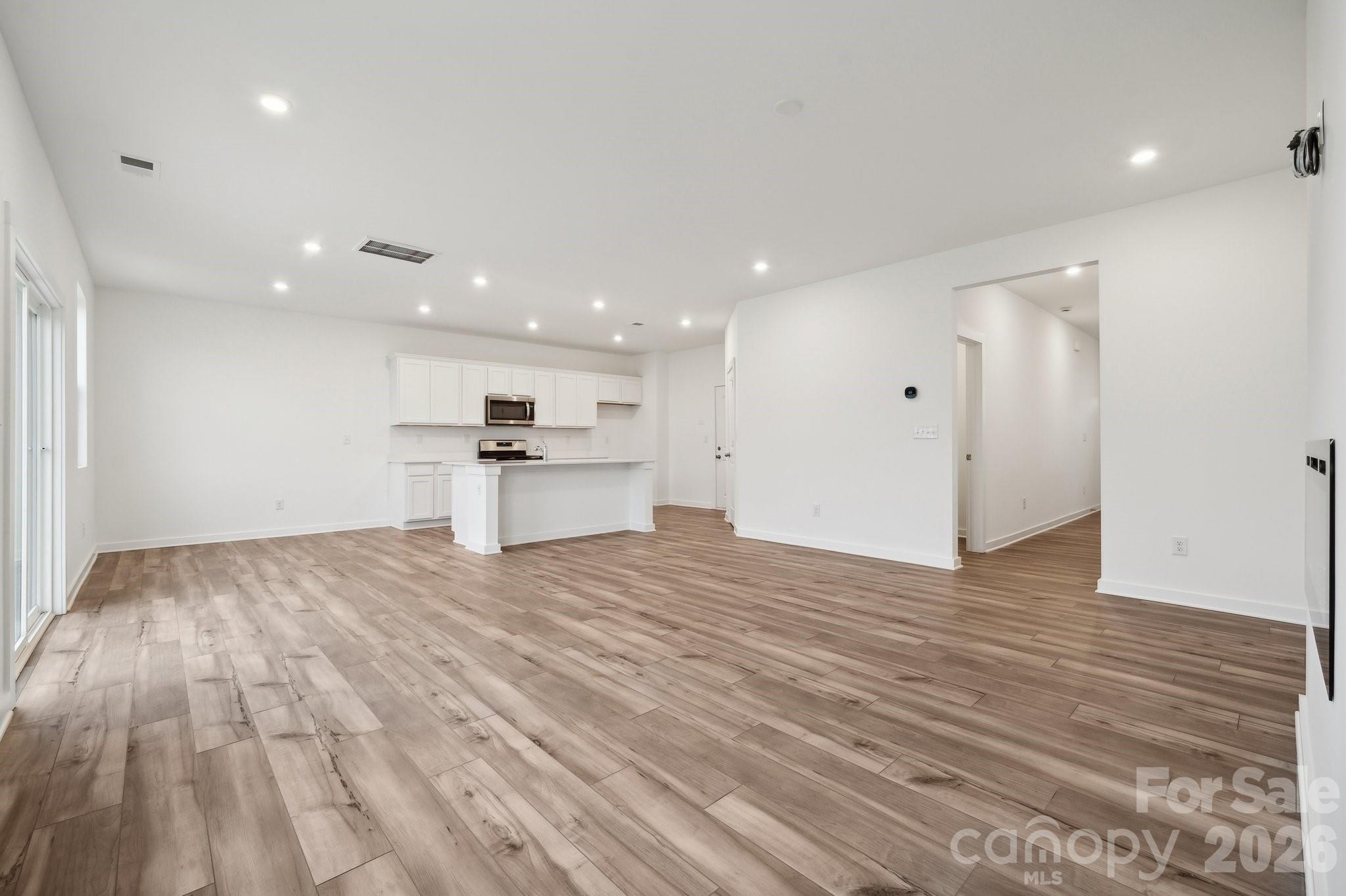 818 Olde England Drive Property Photo 14