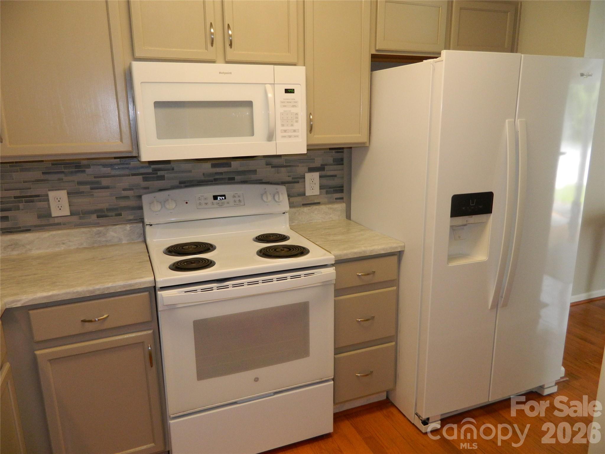 223 Linkside Court Property Photo 3