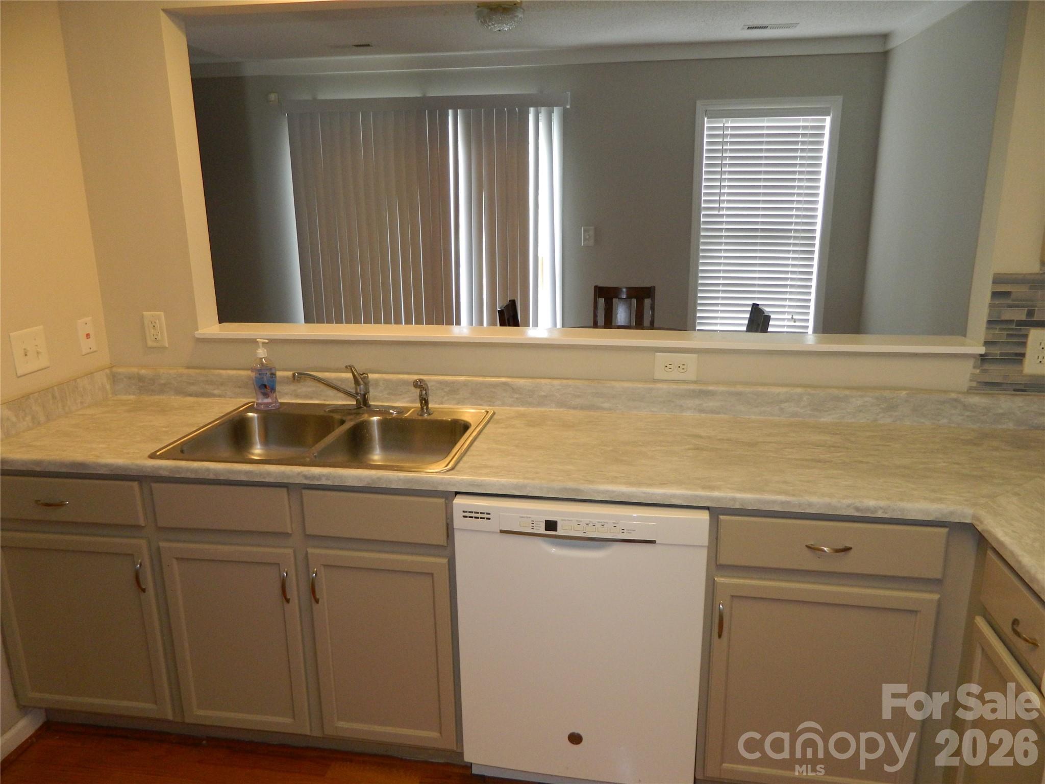 223 Linkside Court Property Photo 4
