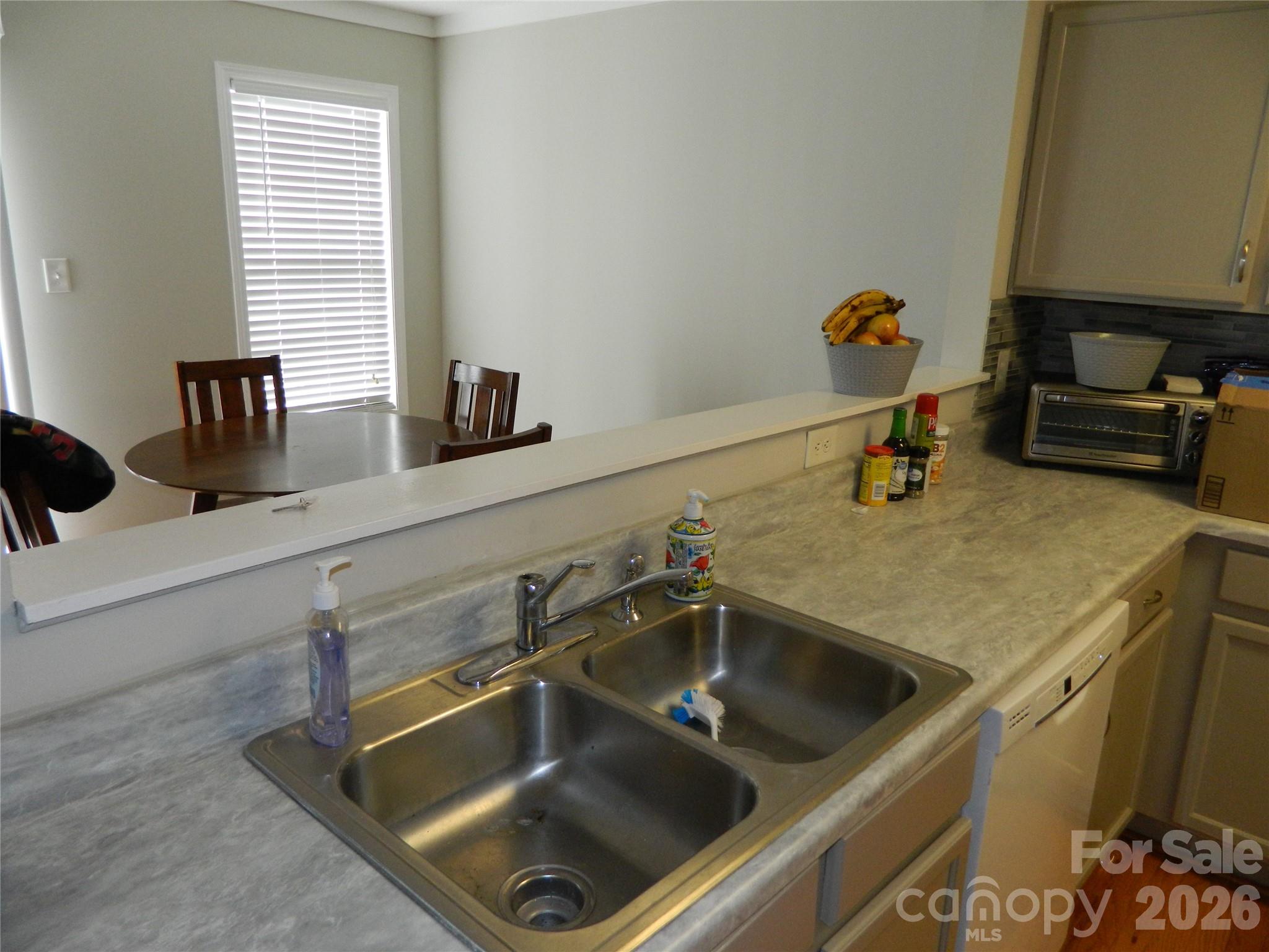 223 Linkside Court Property Photo 5