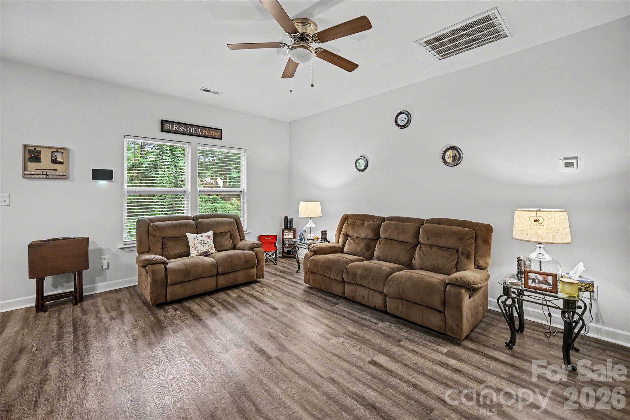 2703 S Calvary Street Property Photo 6