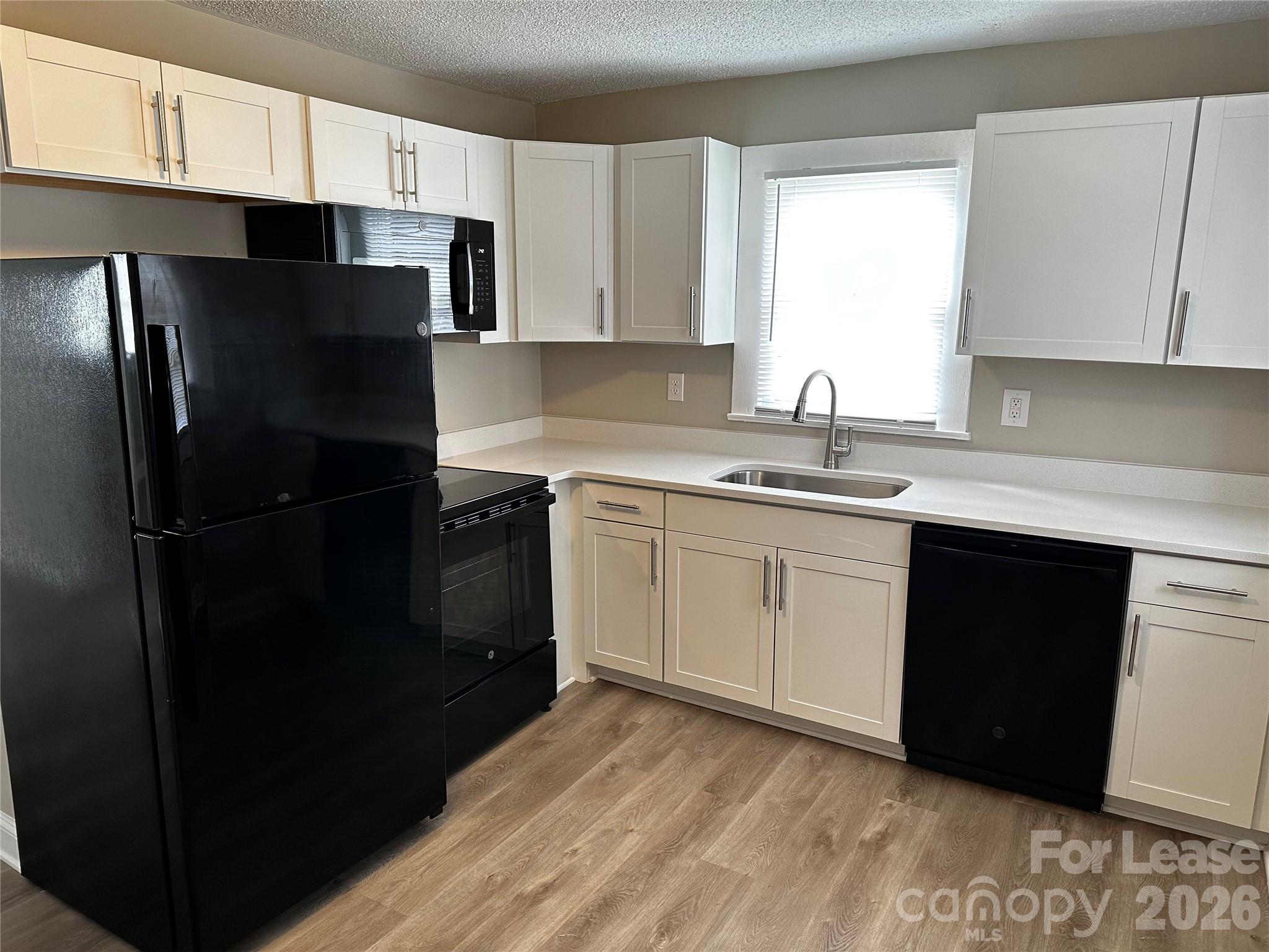 208 S Lexington Drive Property Photo 4