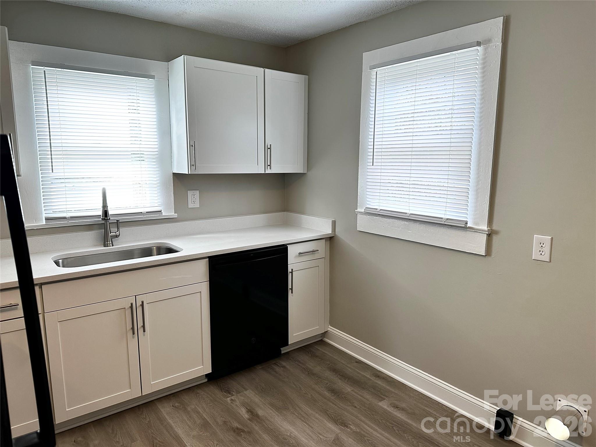 208 S Lexington Drive Property Photo 7