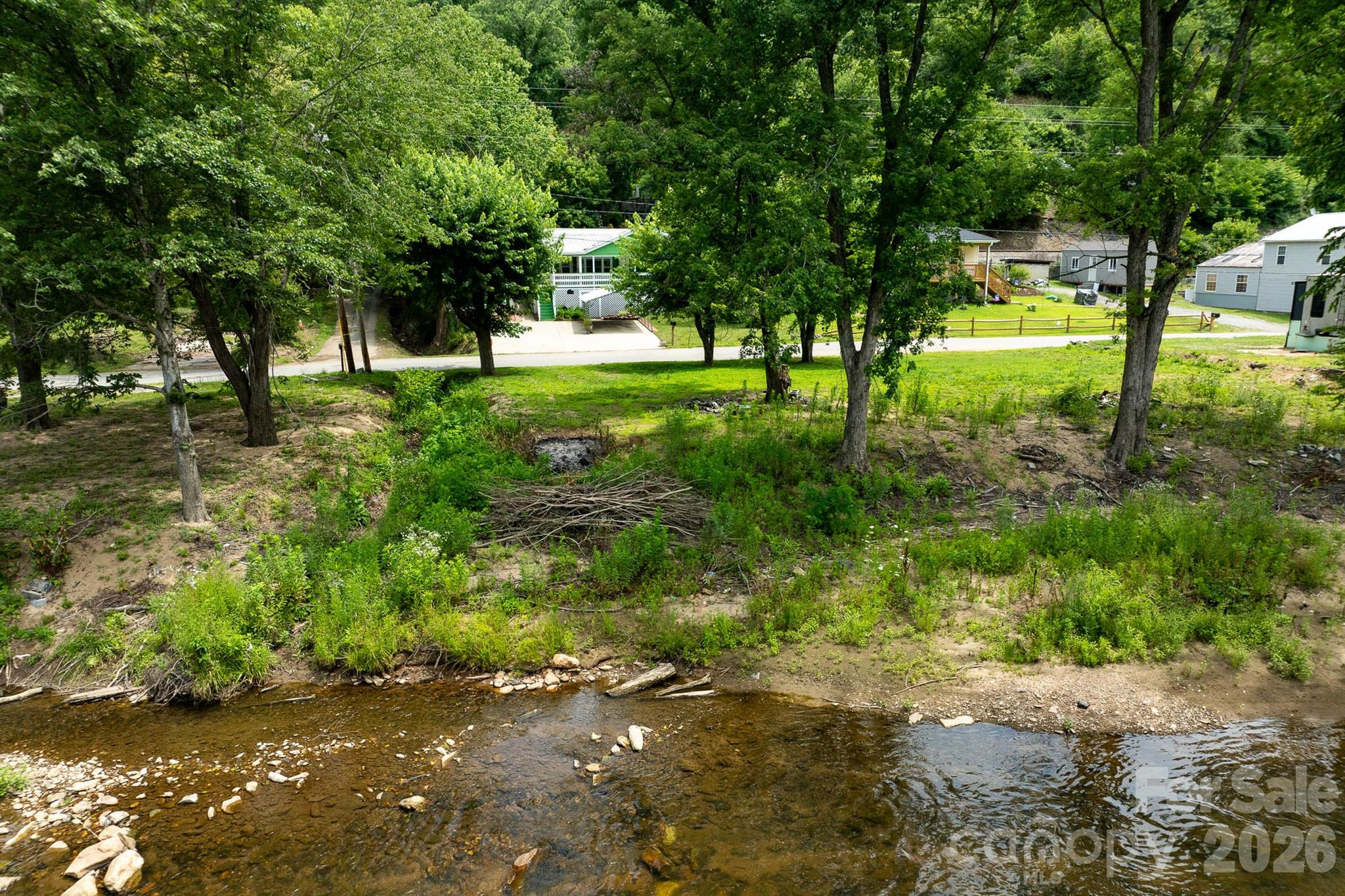 389 Rollins Road Property Photo 4