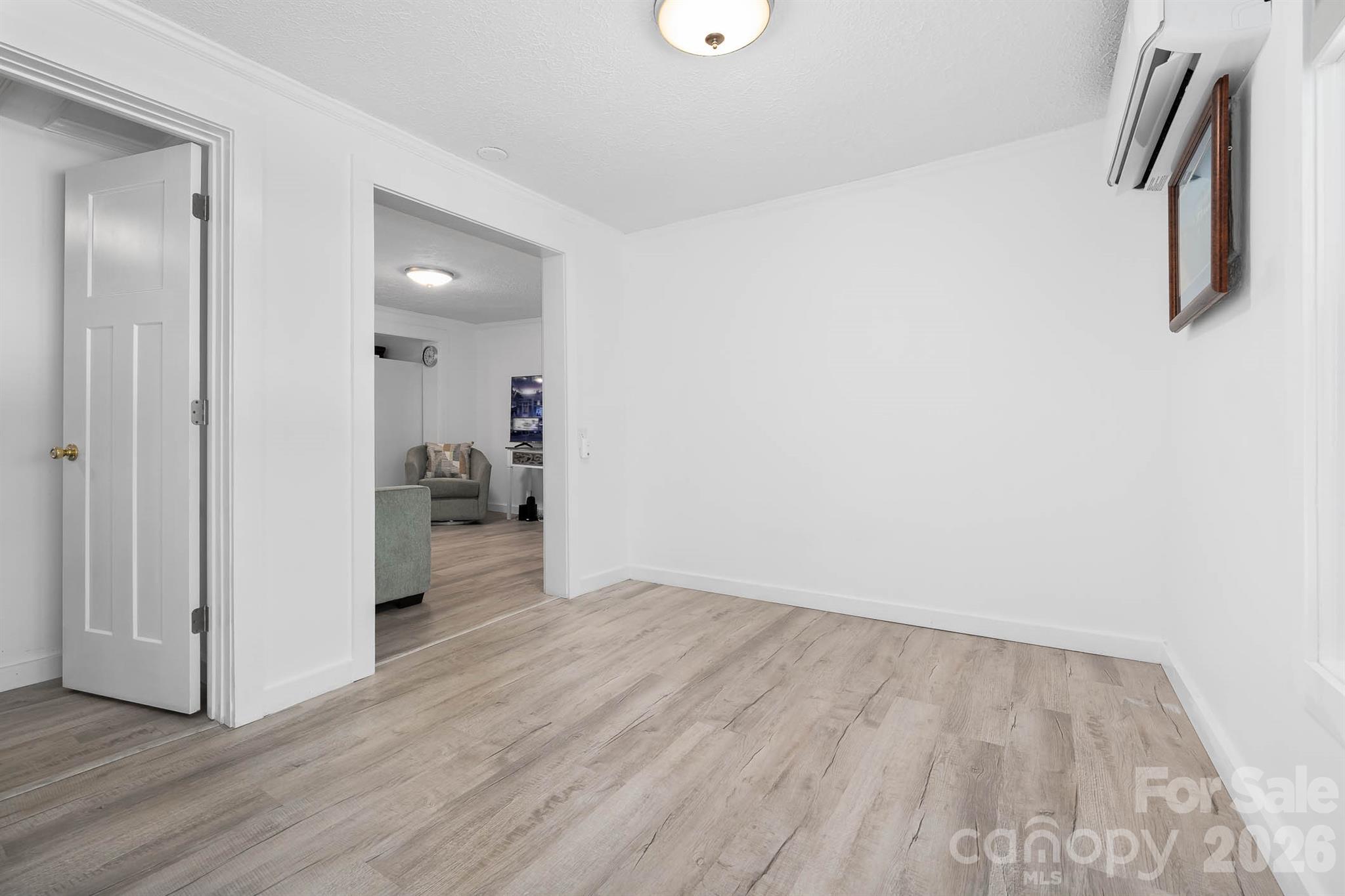 389 Rollins Road Property Photo 6