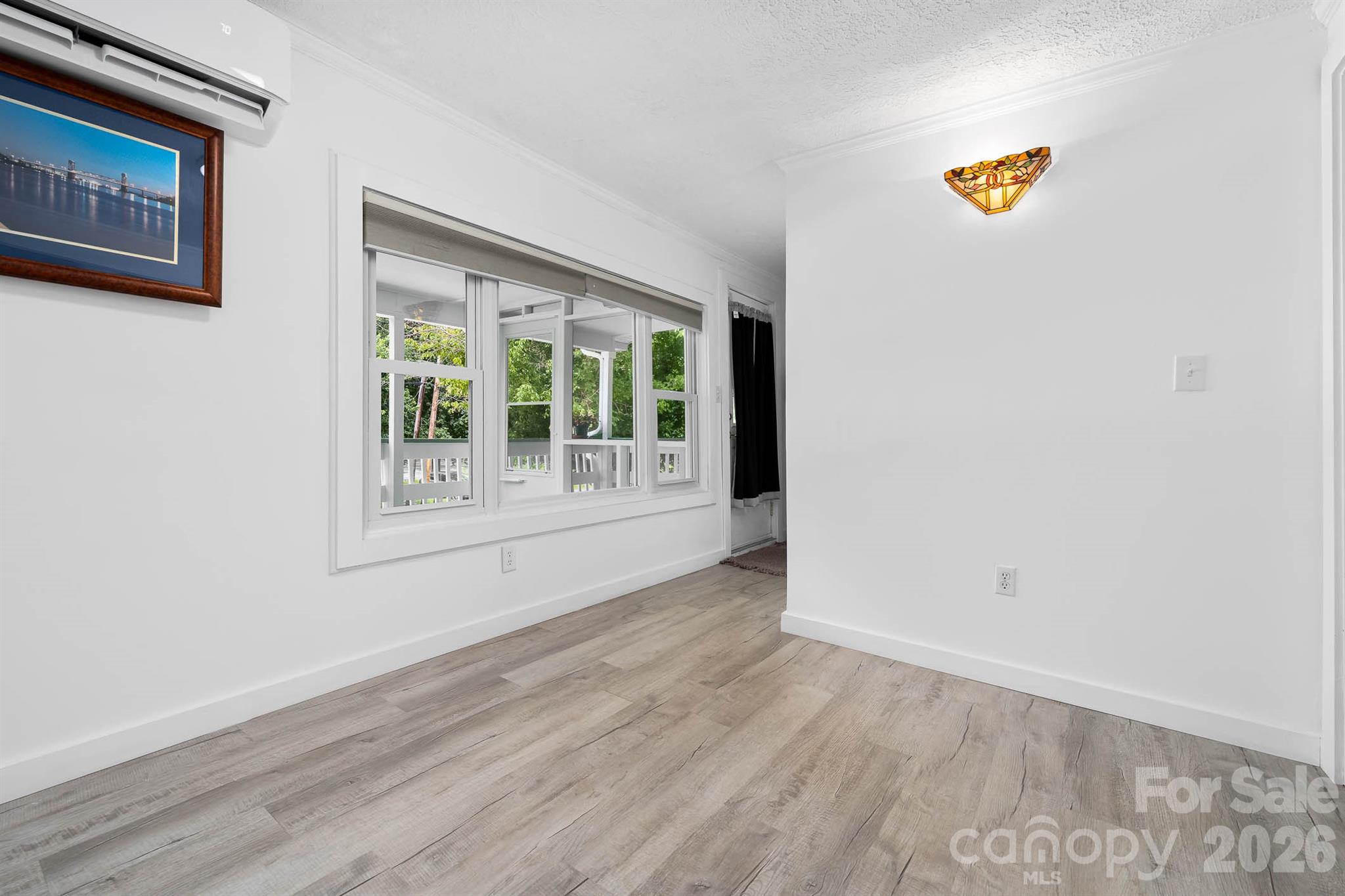 389 Rollins Road Property Photo 7