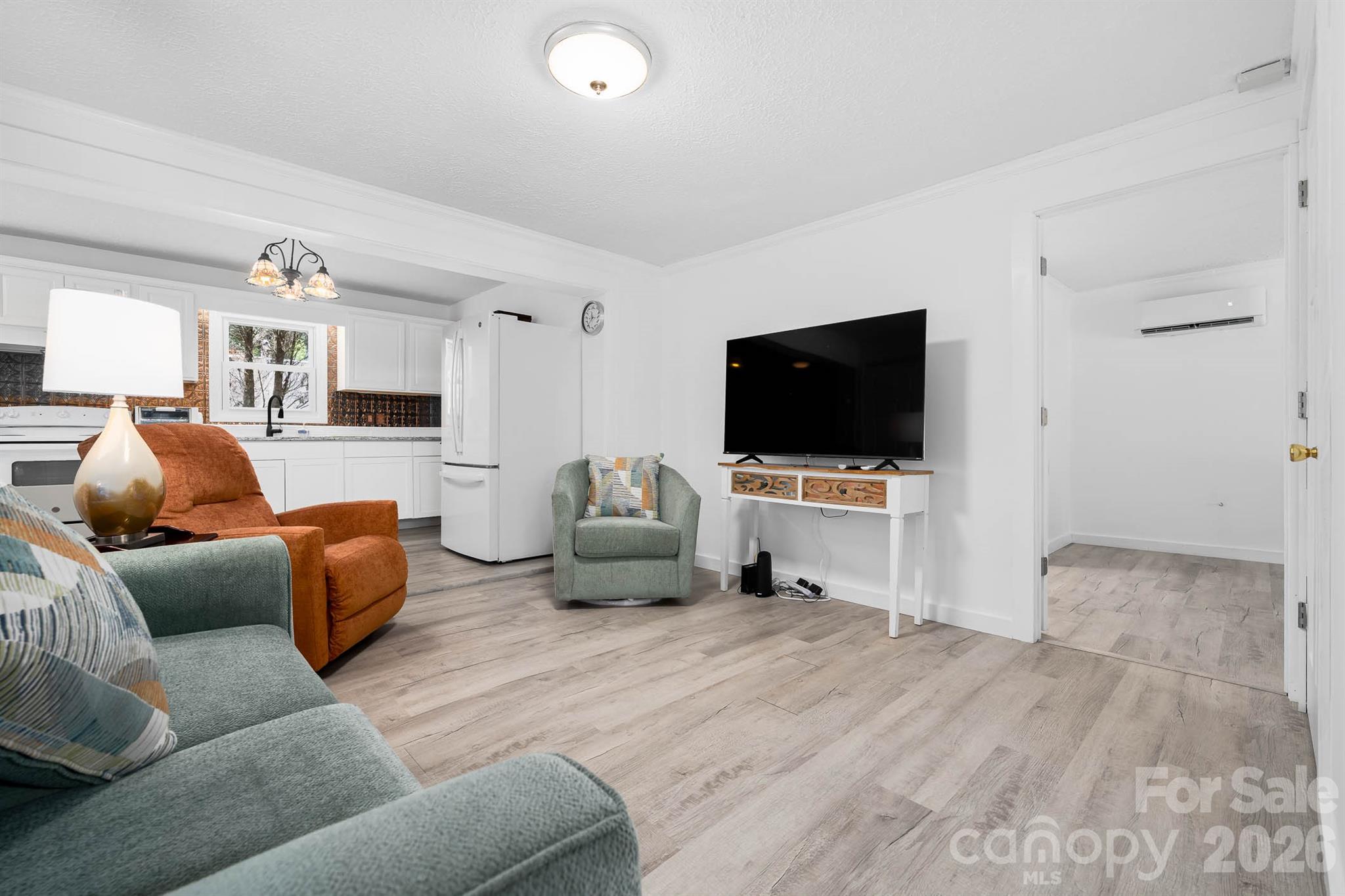 389 Rollins Road Property Photo 8