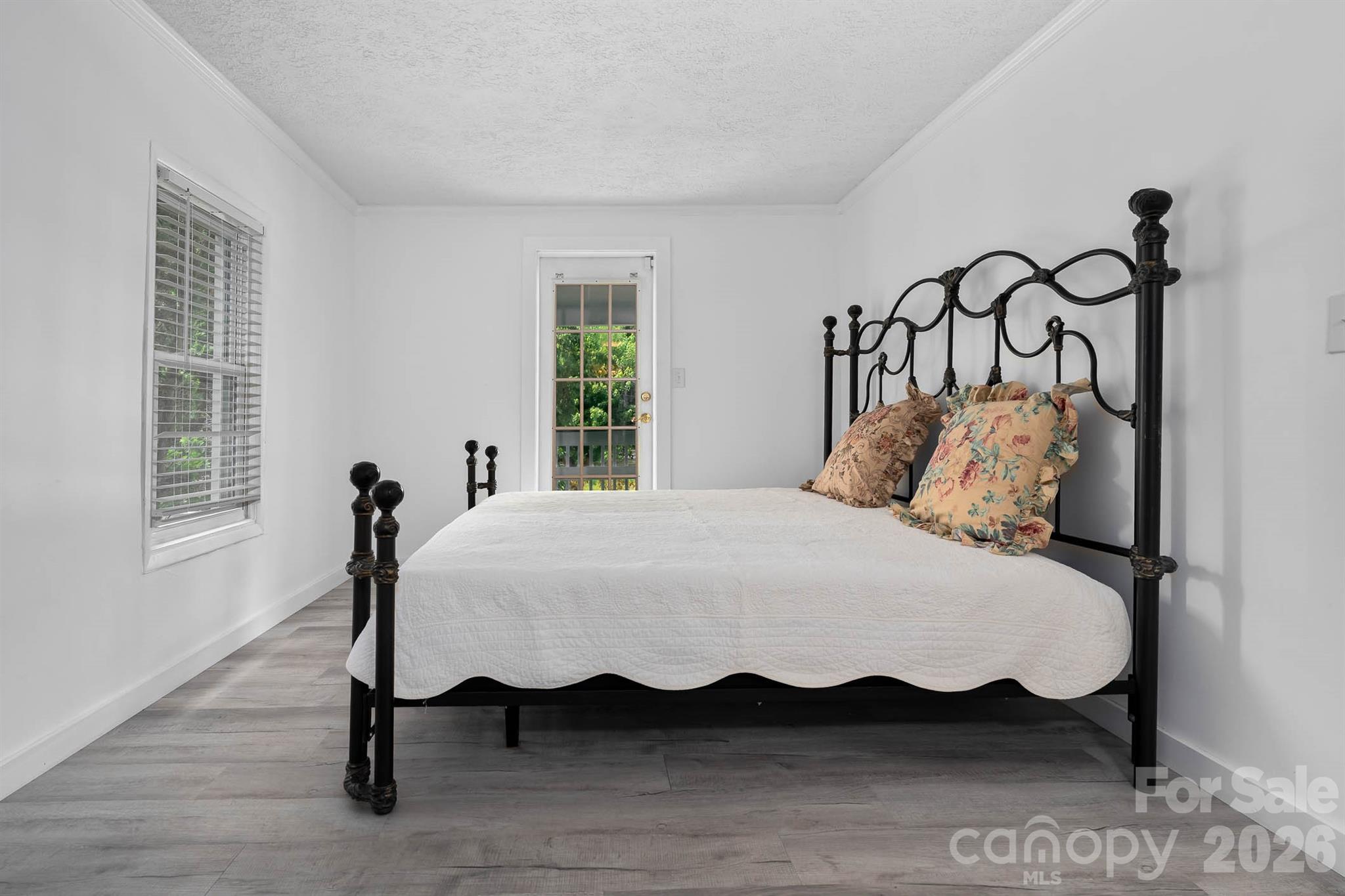 389 Rollins Road Property Photo 17