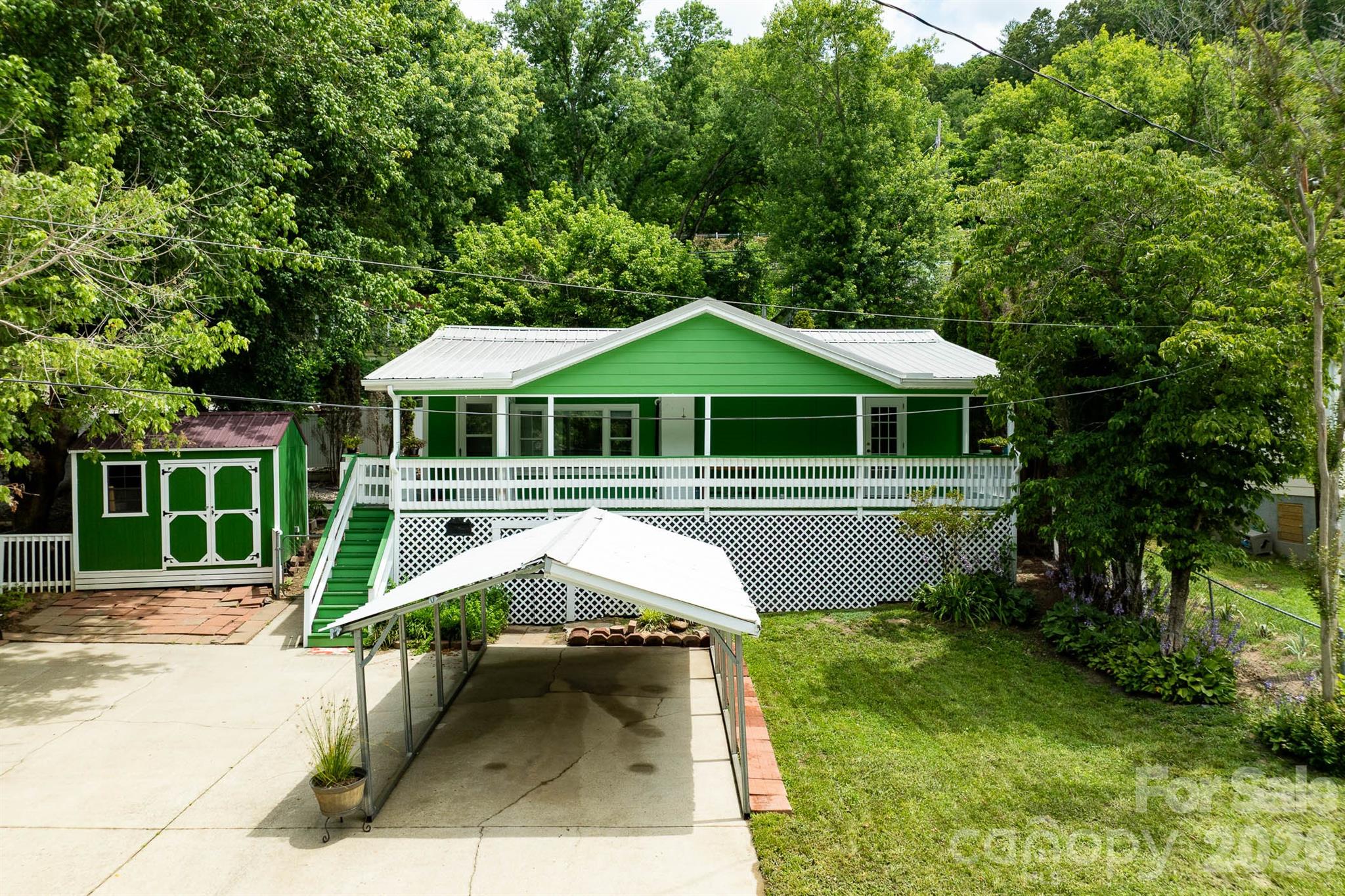 389 Rollins Road Property Photo 33