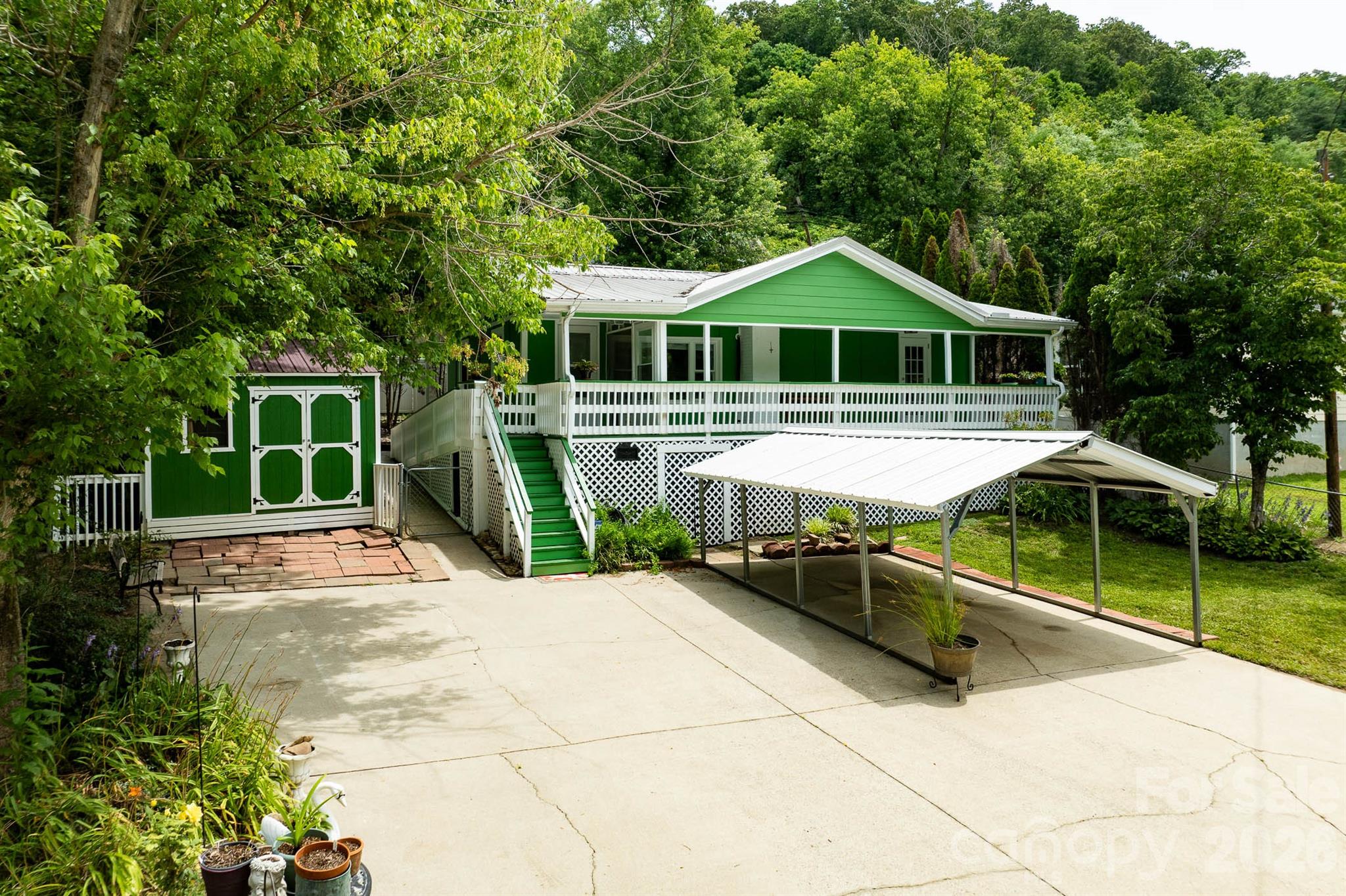 389 Rollins Road Property Photo 35