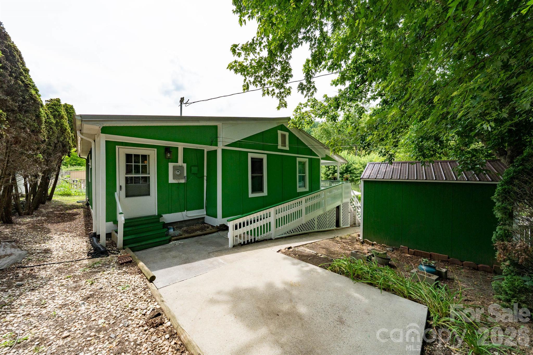 389 Rollins Road Property Photo 42