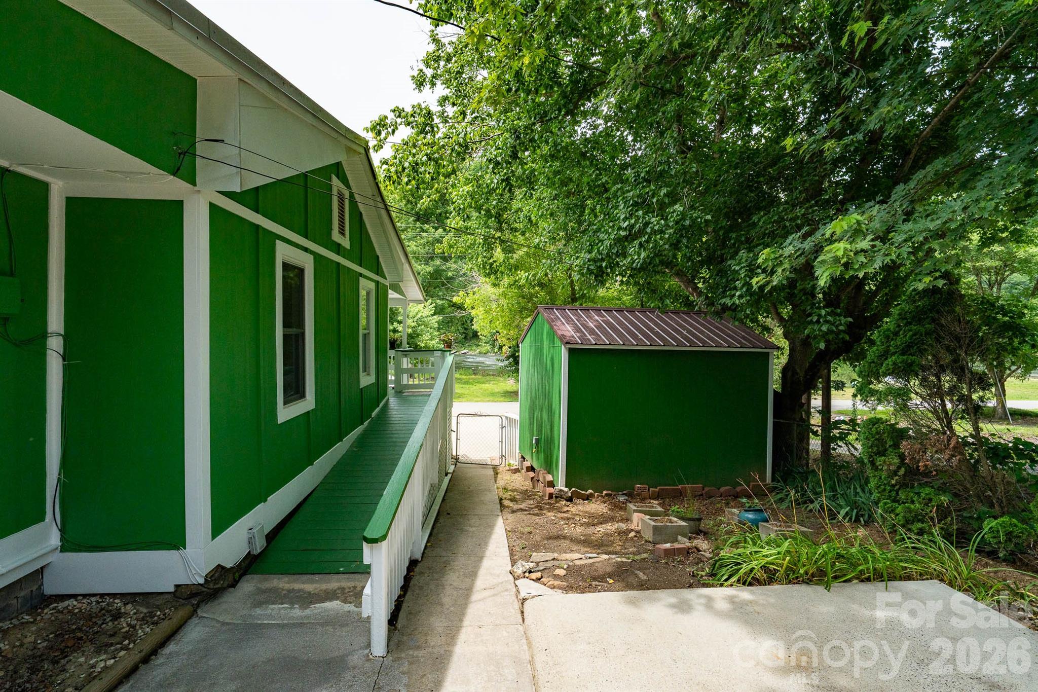389 Rollins Road Property Photo 43