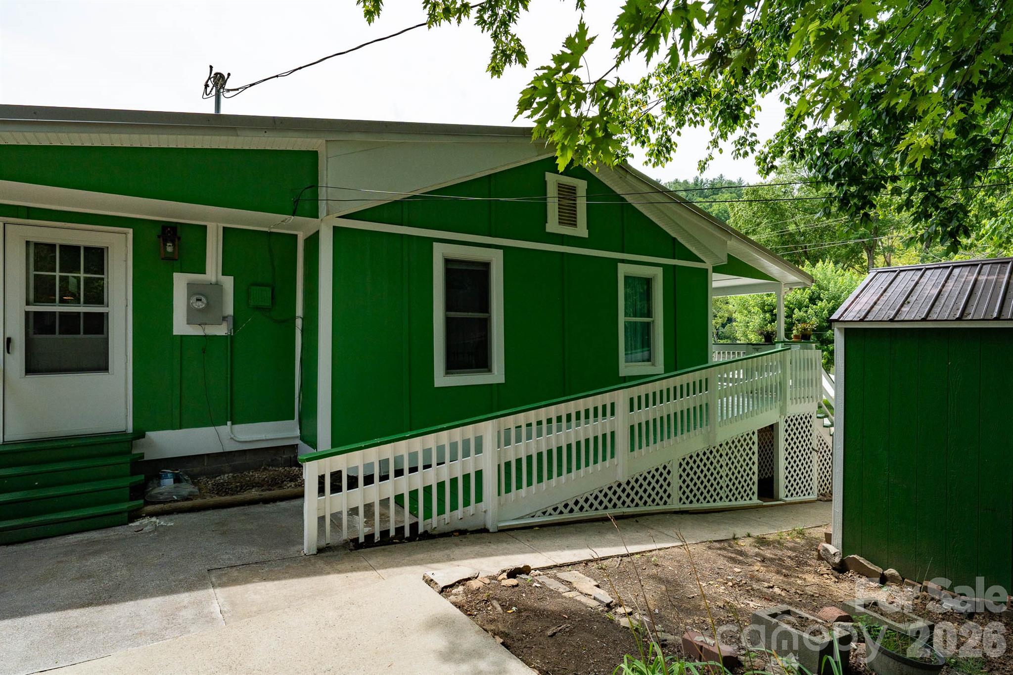 389 Rollins Road Property Photo 44