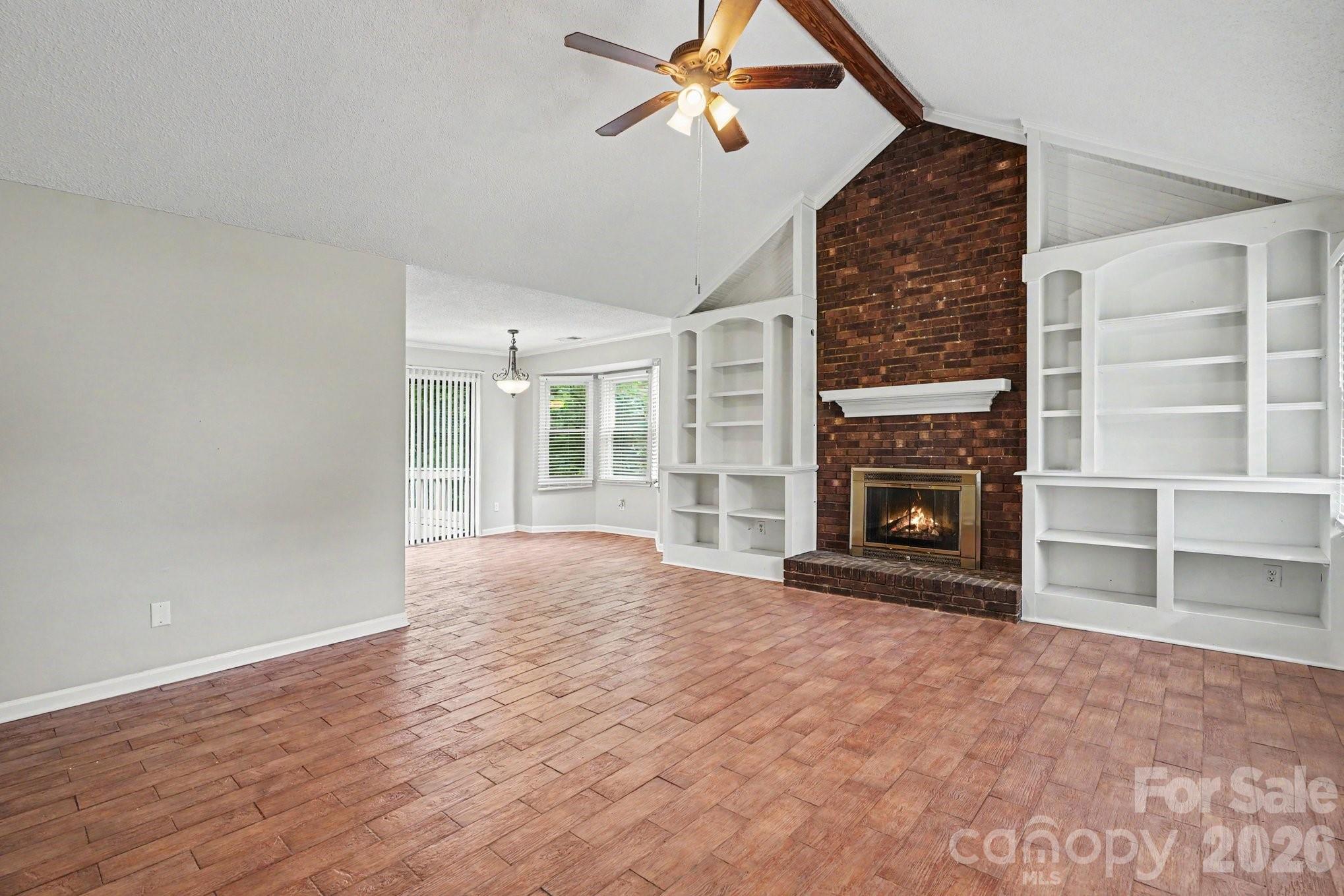 10826 Hunters Trace Court Property Photo 4