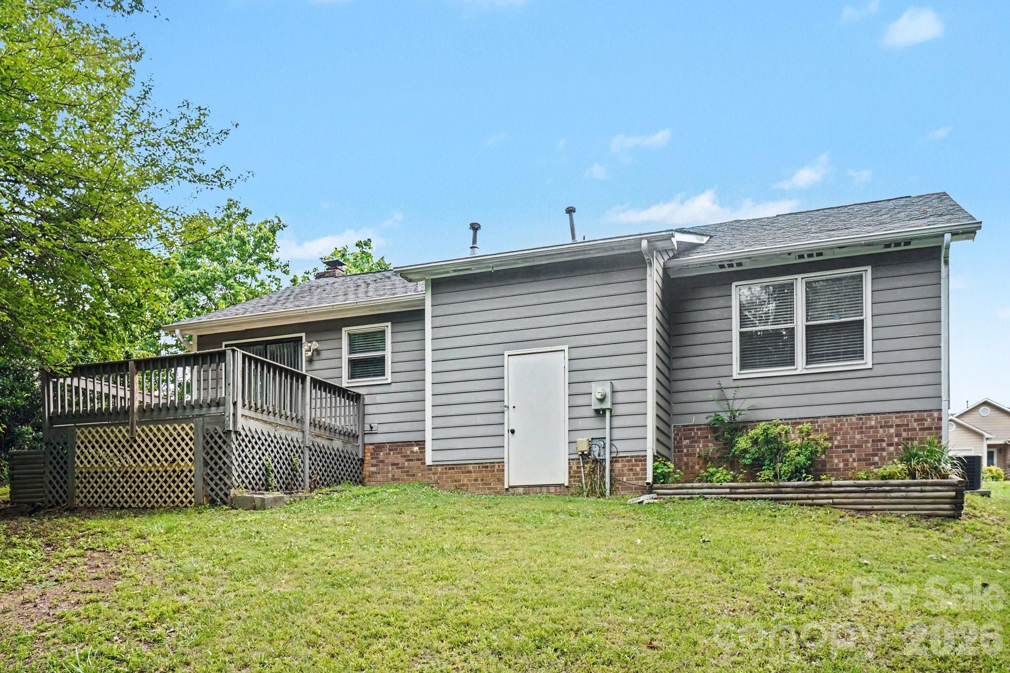 10826 Hunters Trace Court Property Photo 17