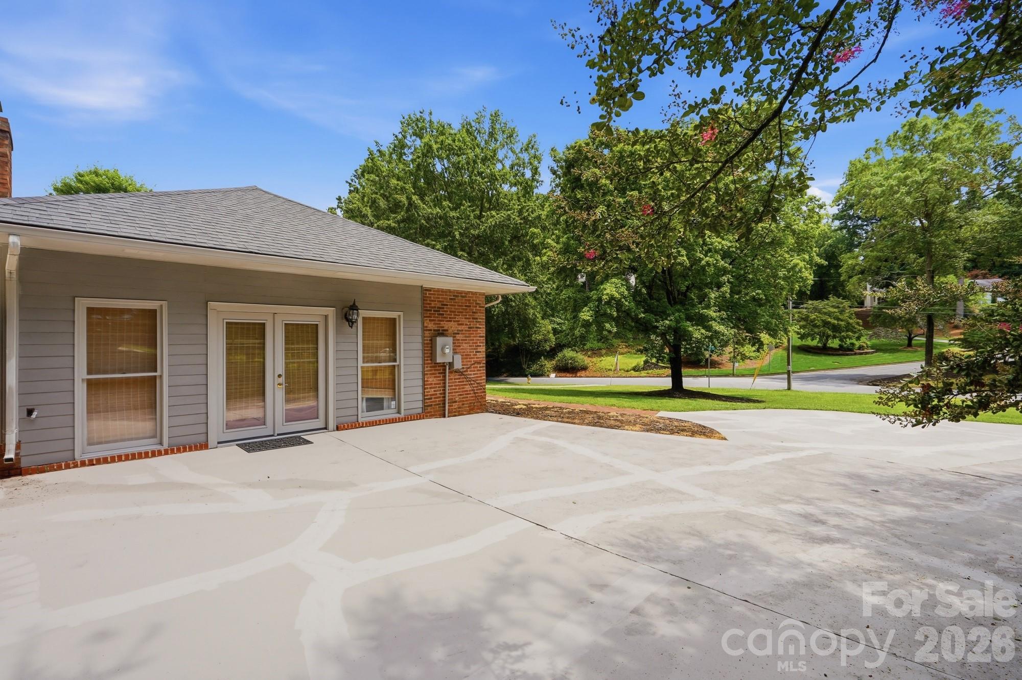 185 Hillcrest Avenue Property Photo 34