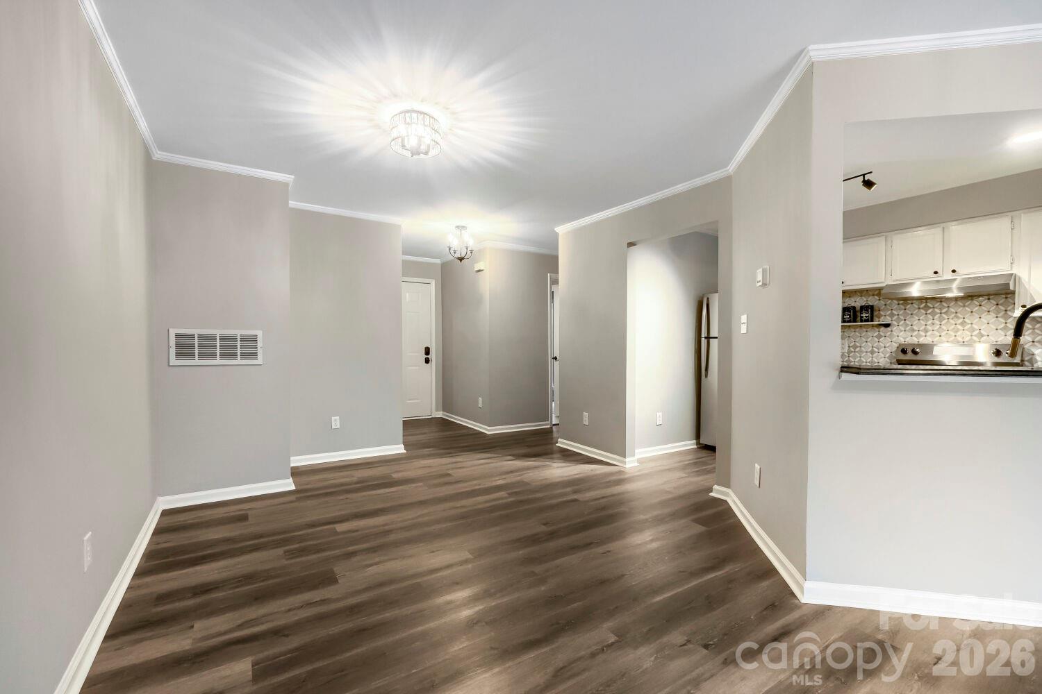 2520 Stradbrook Drive Property Photo 9